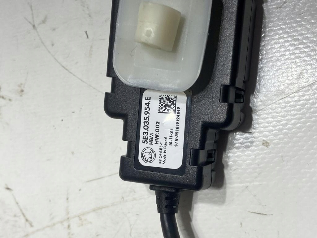adapter PORT USB original SKODA OCTAVIA IV 22R 5E3035954E