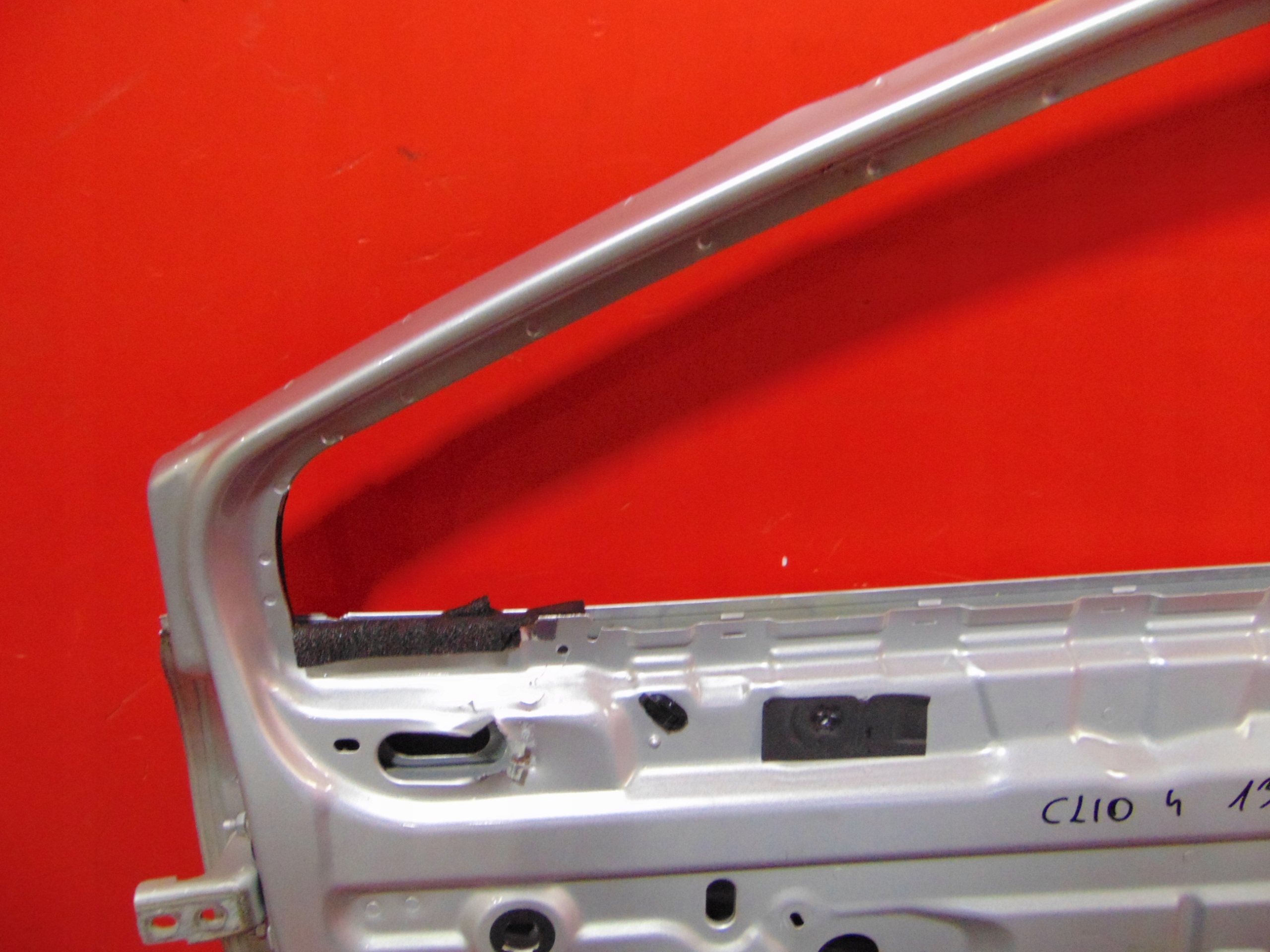 RENAULT CLIO 4 IV TED69 door front right silver