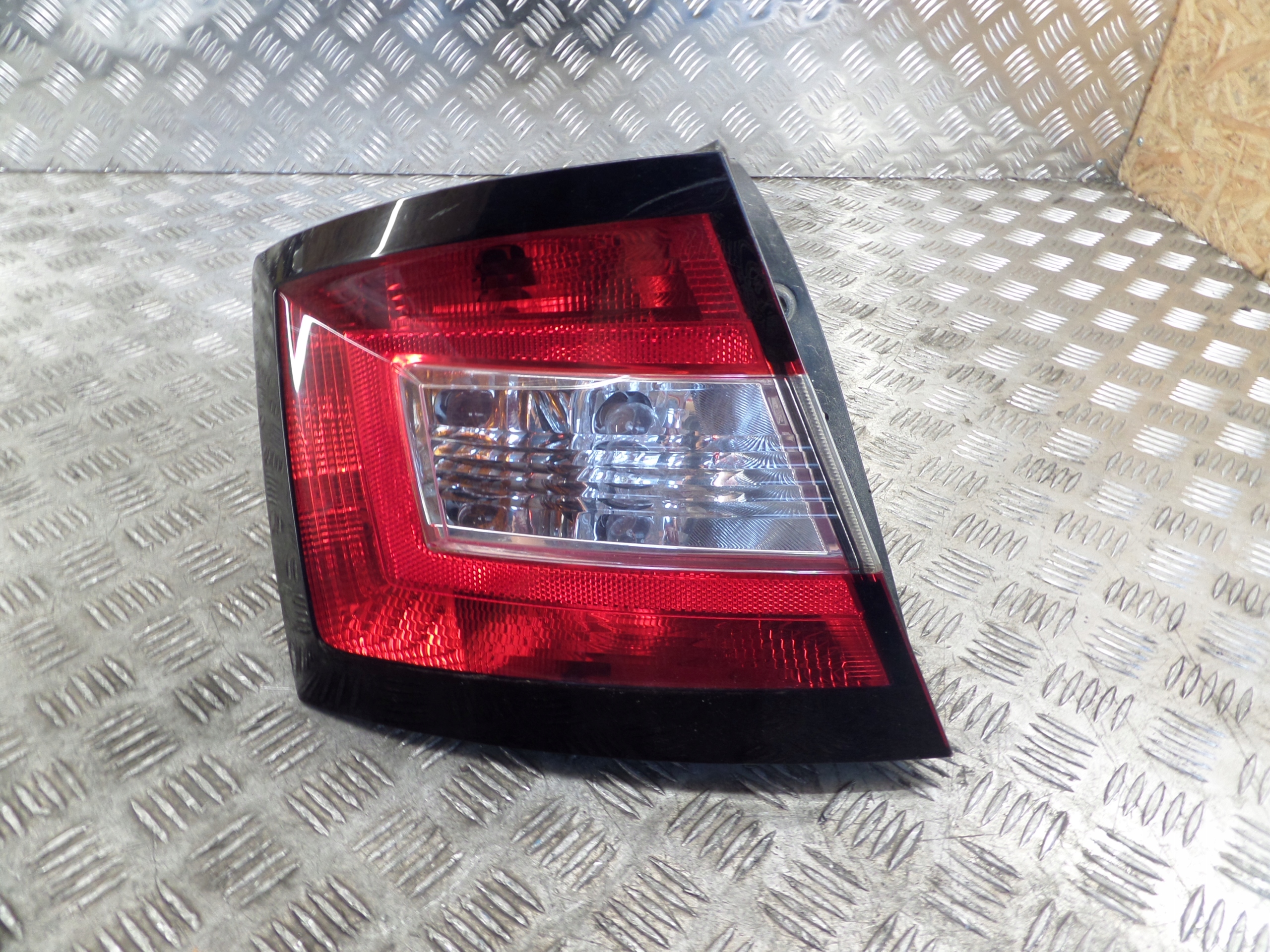 light left rear part rear SKODA FABIA III HB 2014