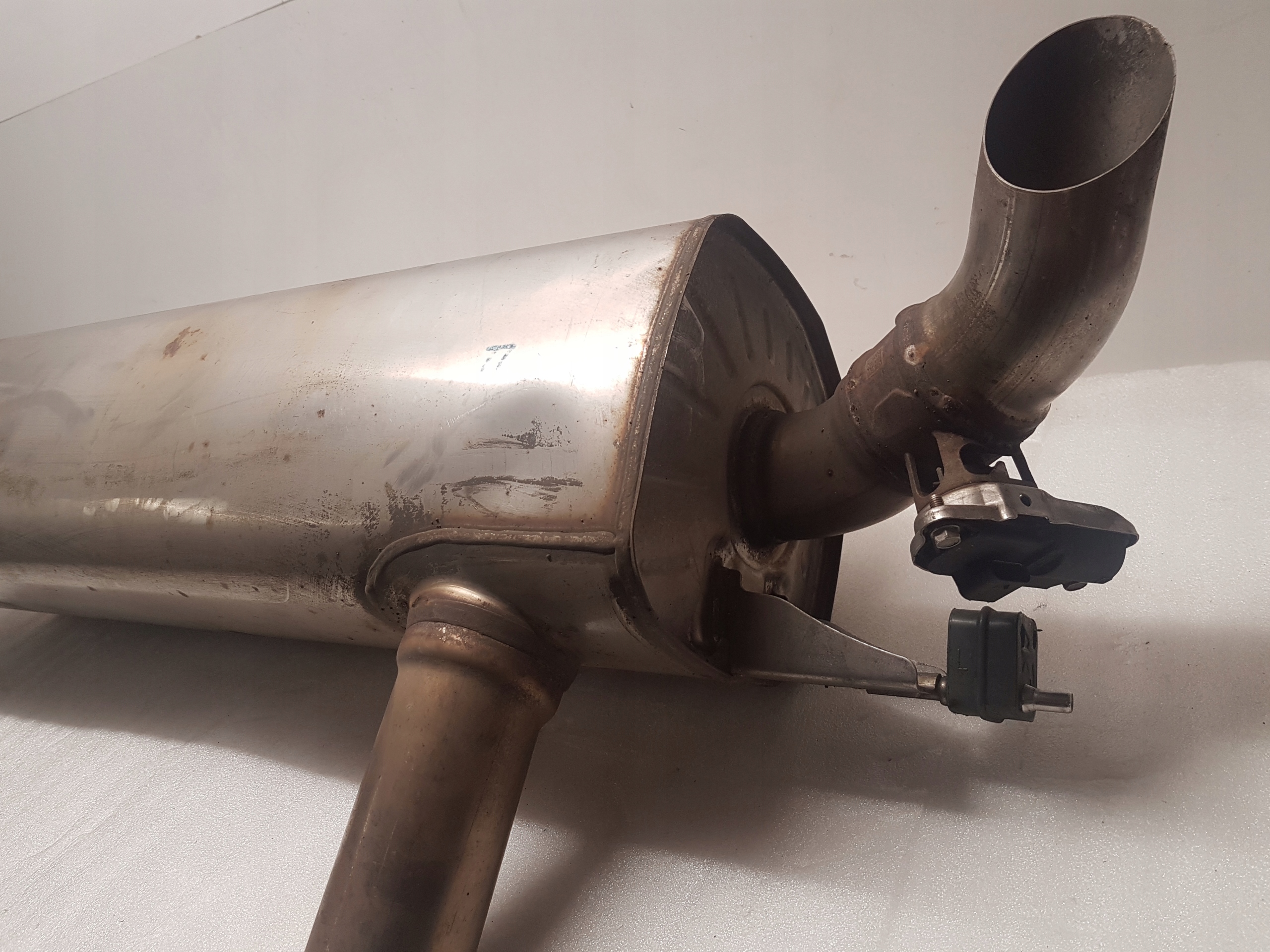 TLUMIK KONCOWY BMW G60 5A2CA74