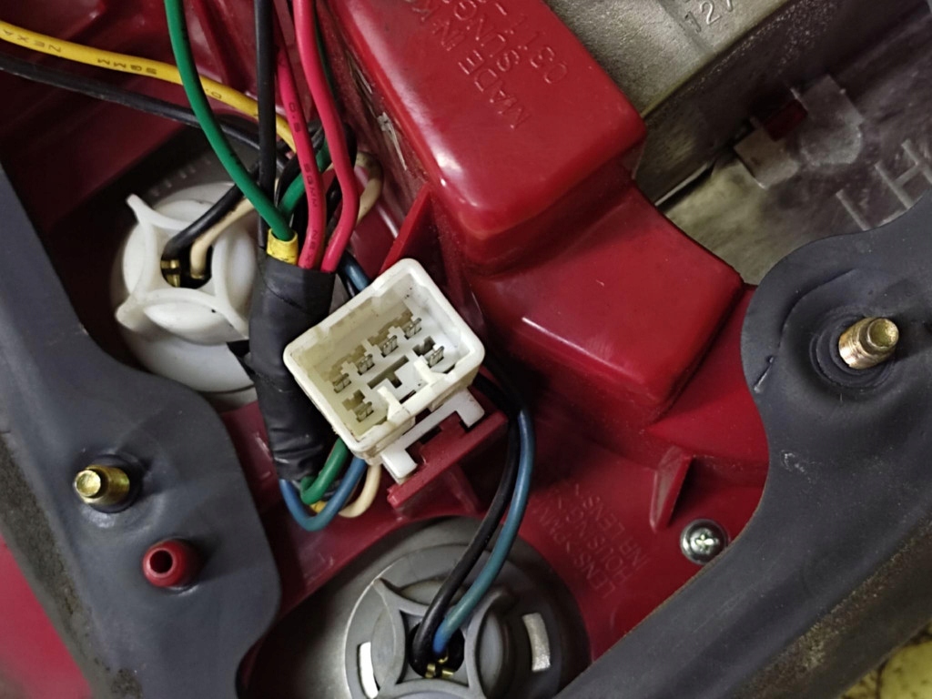 CHEVROLET NUBIRA light left rear part