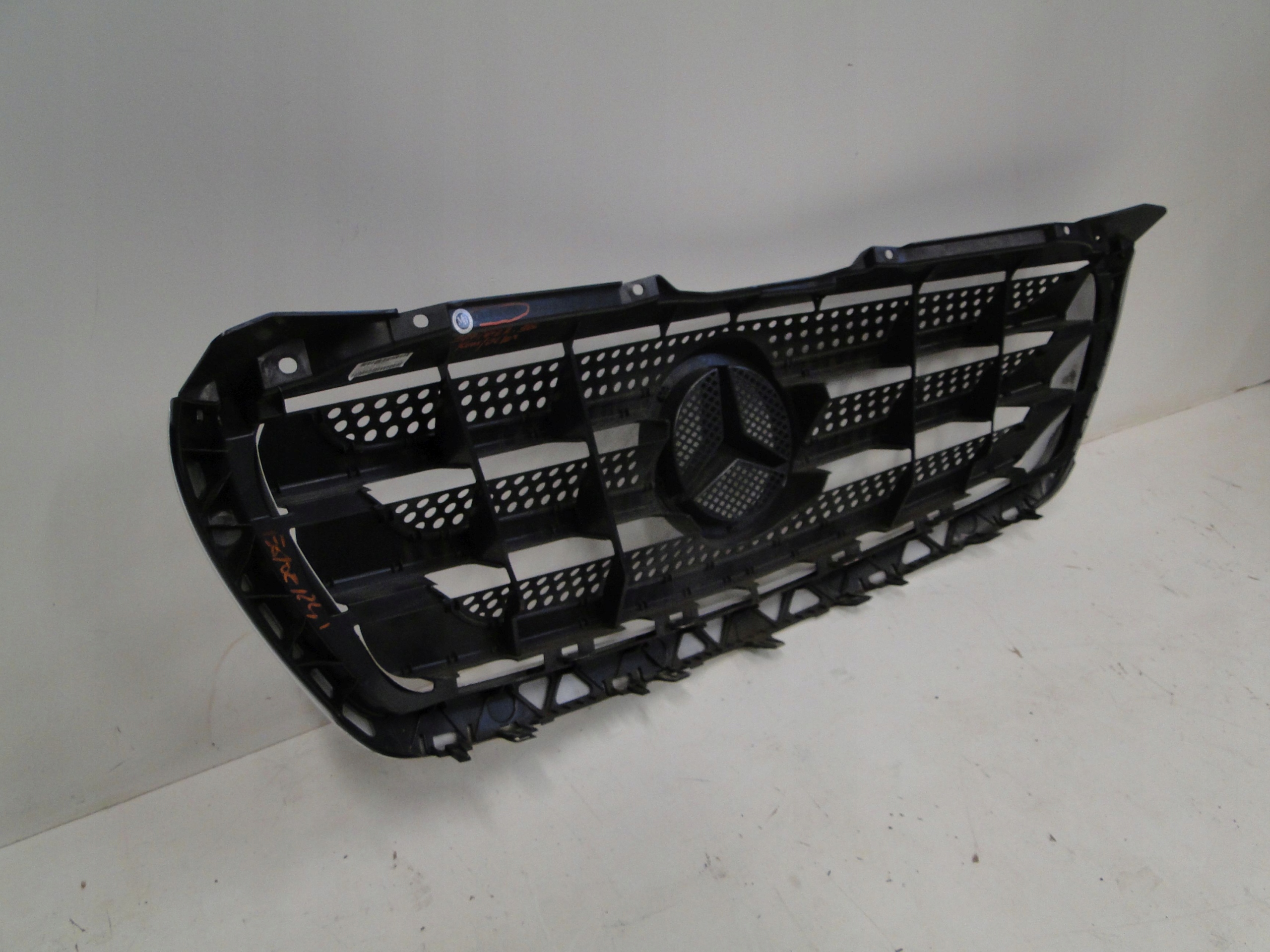 MERCEDES SPRINTER 906 W906 GRILL ATRAPA ZDERZAKA PRZEDLIFT A9068800785 Typ samochodu Samochody dostawcze