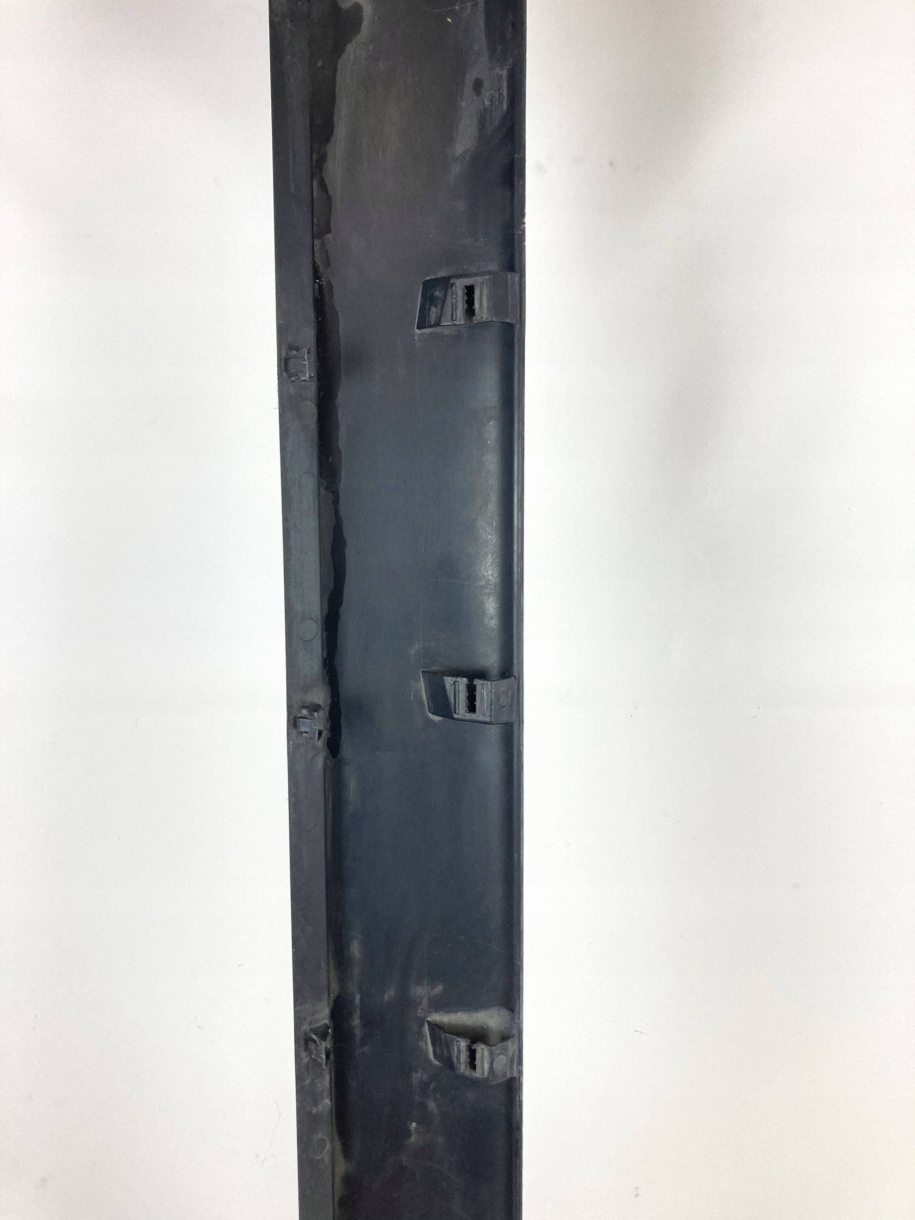 Dodge Challenger Widebody 2015-23 cap threshold threshold moulding left