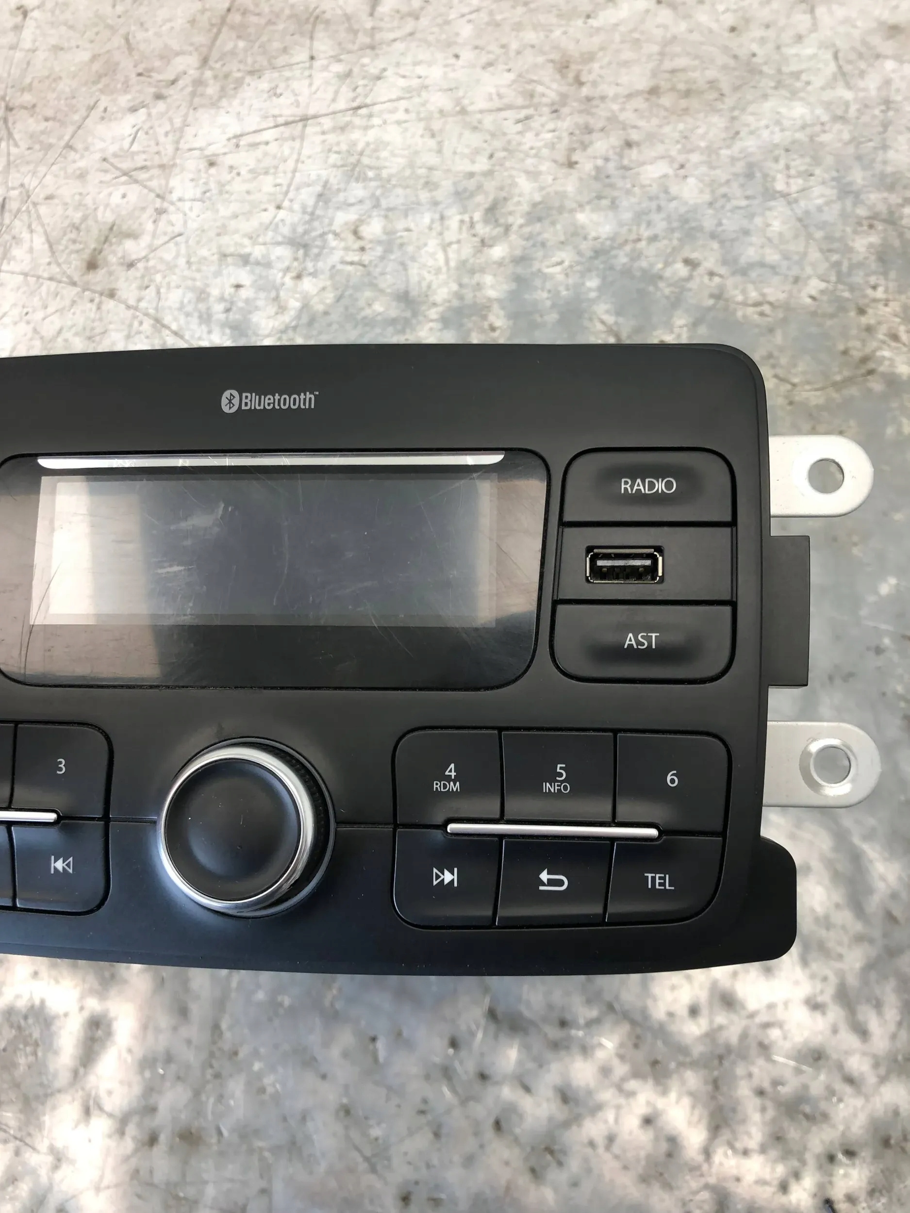 RADIO + KOD DACIA DOKKER 281154759R
