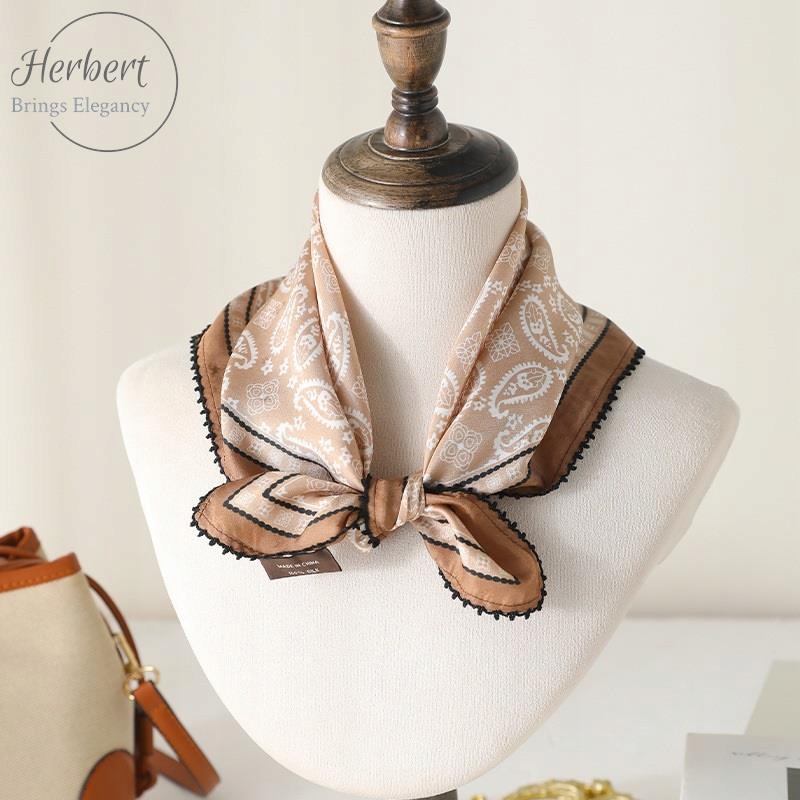 100% hedvábí morušové, šátek 53 cm – paisley vzor, ručně vyráběný krajkový okraj, dárek