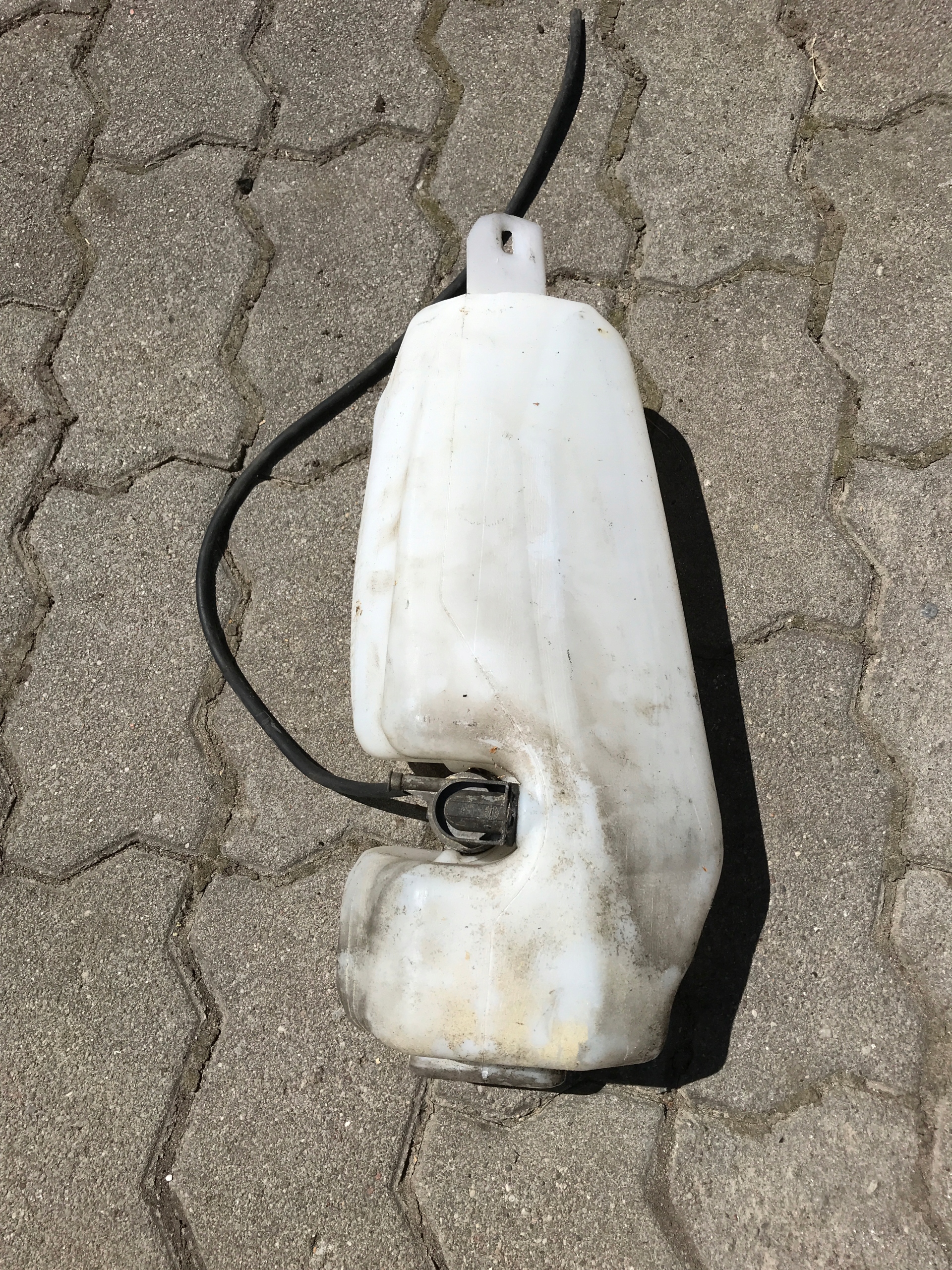washer fluid tank DACIA LOGAN 8200210002F
