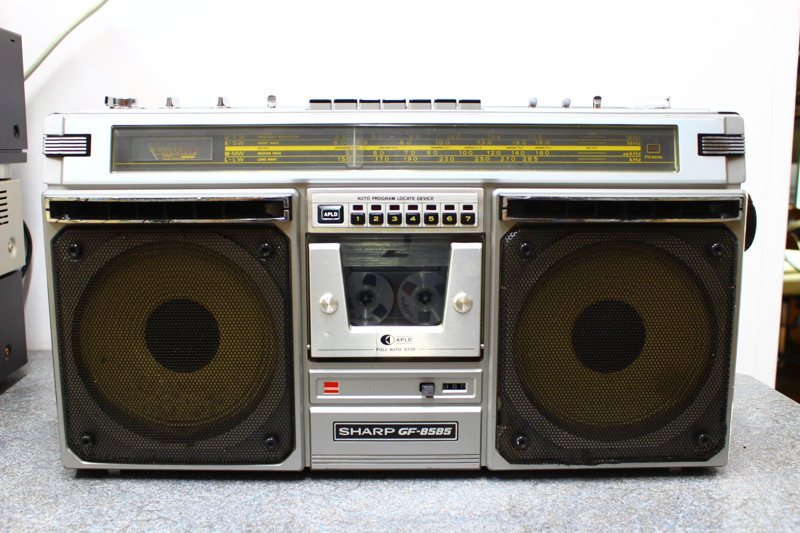SHARP GF-8585 Ghettoblaster / Radioodtwarzacz Model GF-8585