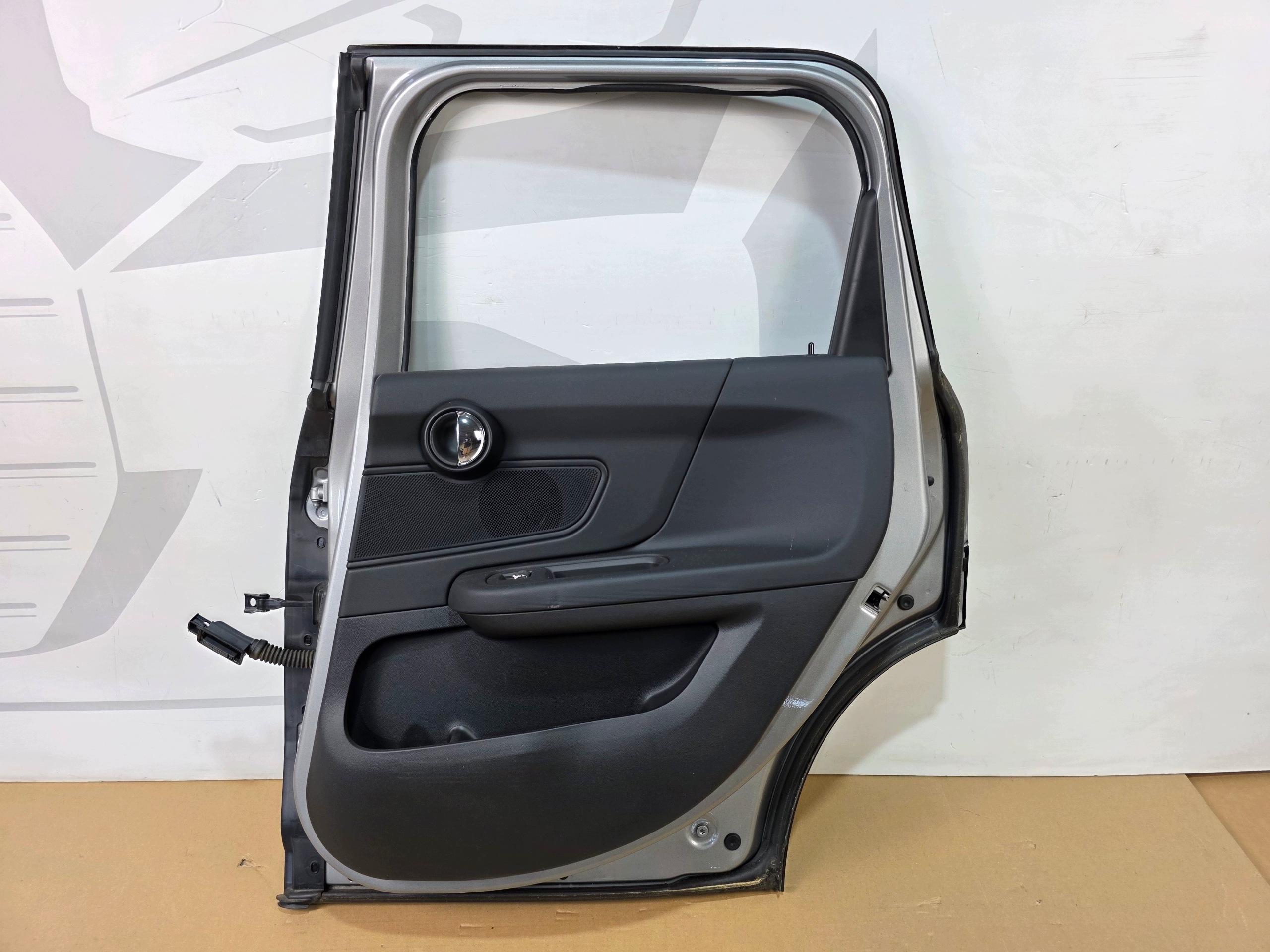 door right rear. MINI F60 C6B MELTING SILVER III METALLIC