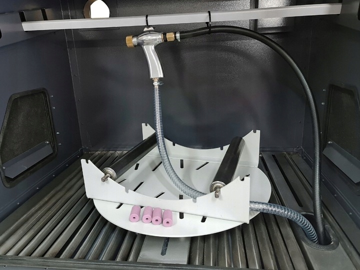 Profesjonalna Piaskarka Kabinowa Inżektorowa PK900E 900L Polska Produkcja Pojemność 400 l