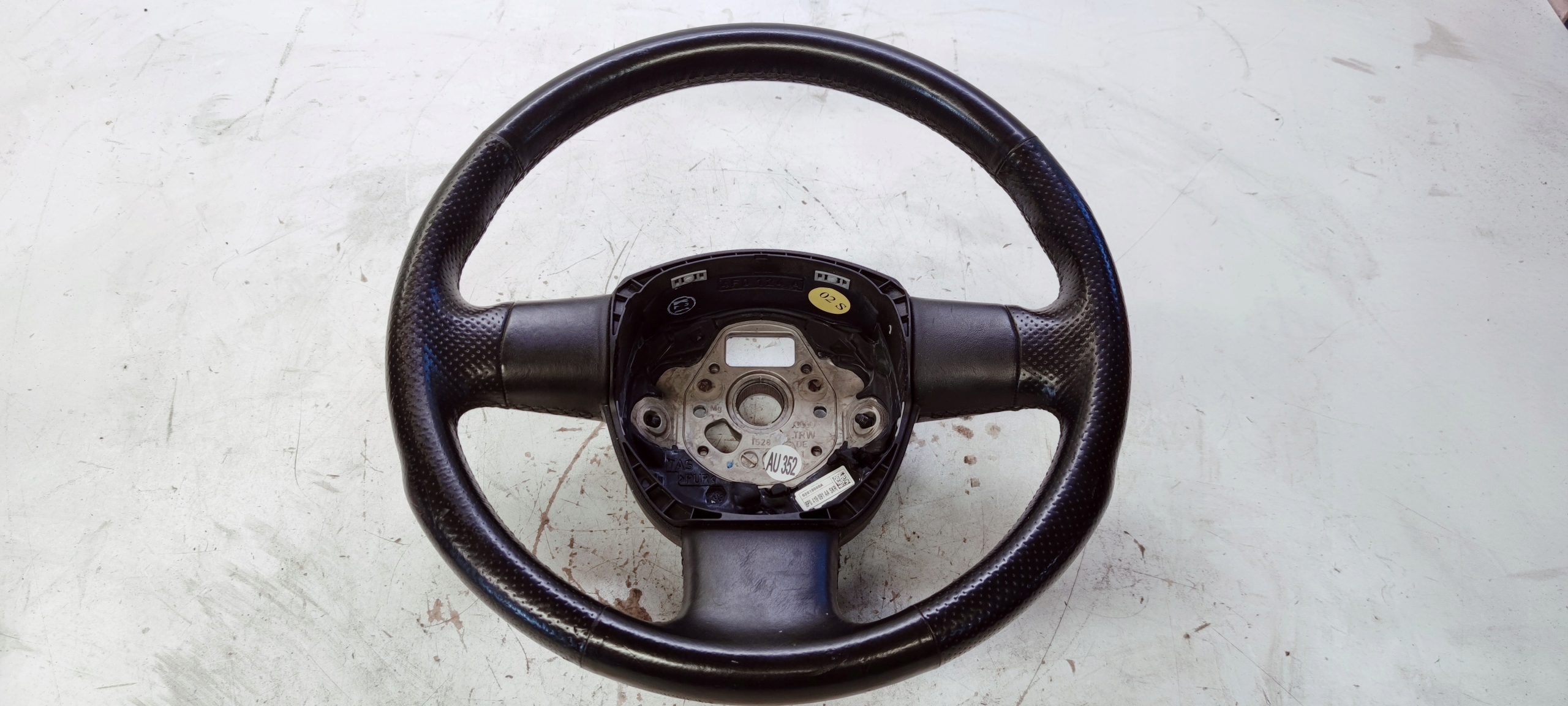 steering wheel, leather AUDI A3 8P A4 A6 8P0419091AA SKR *8*