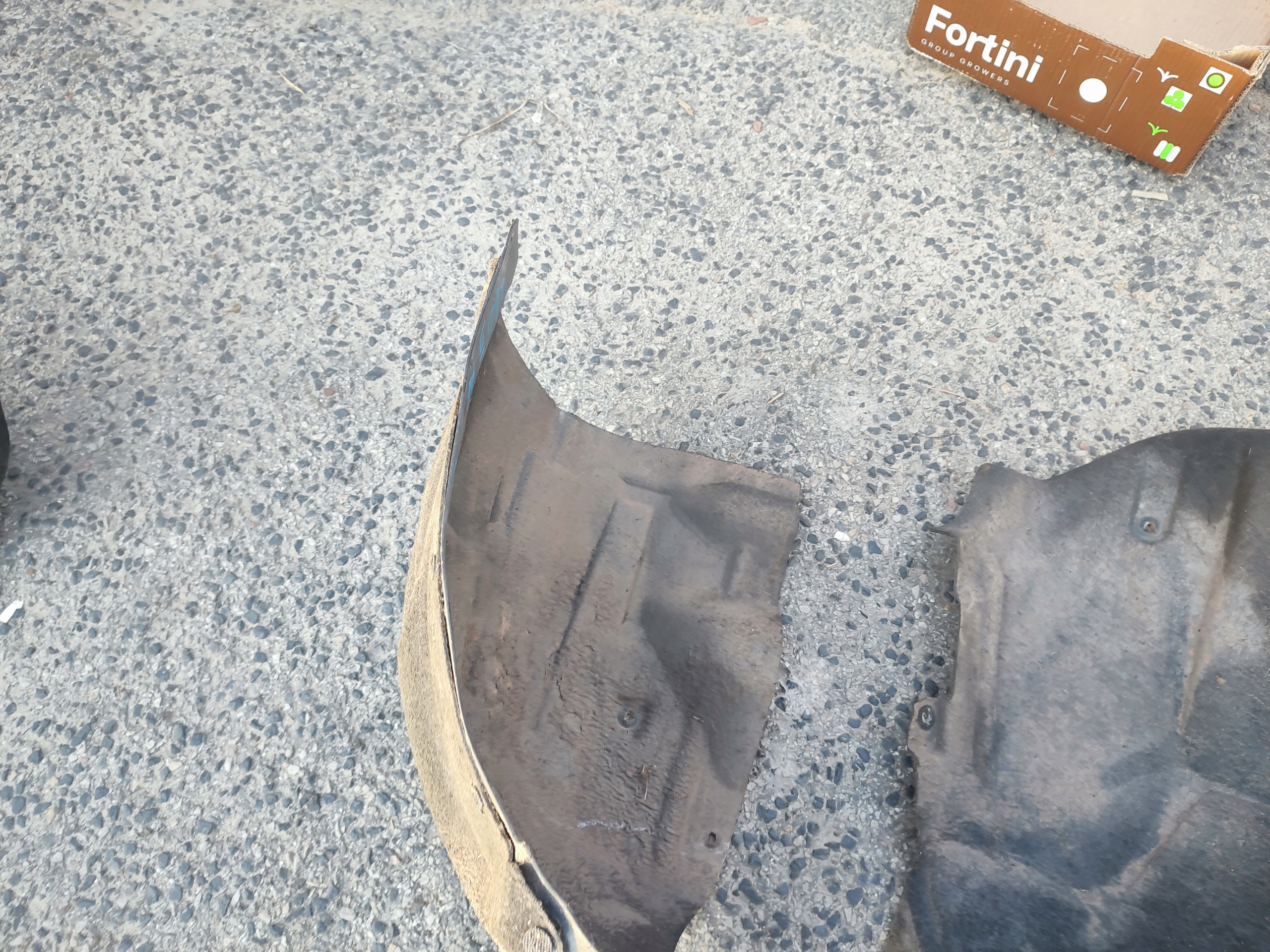 mudguard left front left front Volvo S60