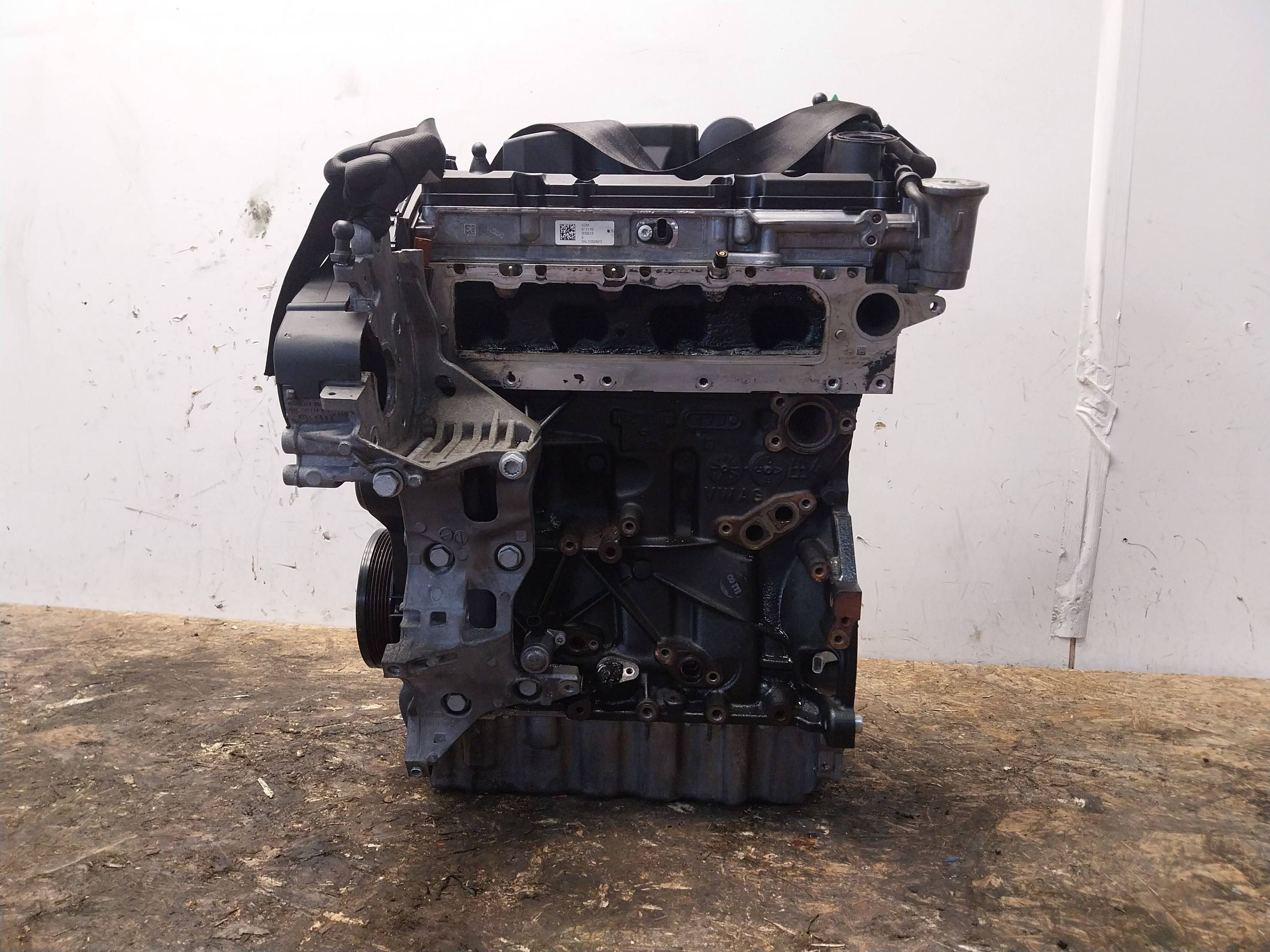 engine CRK PASSAT B8 GOLF VII LEON III EOS A3 8V OCTAVIA 1.6TDI unprotected pillar