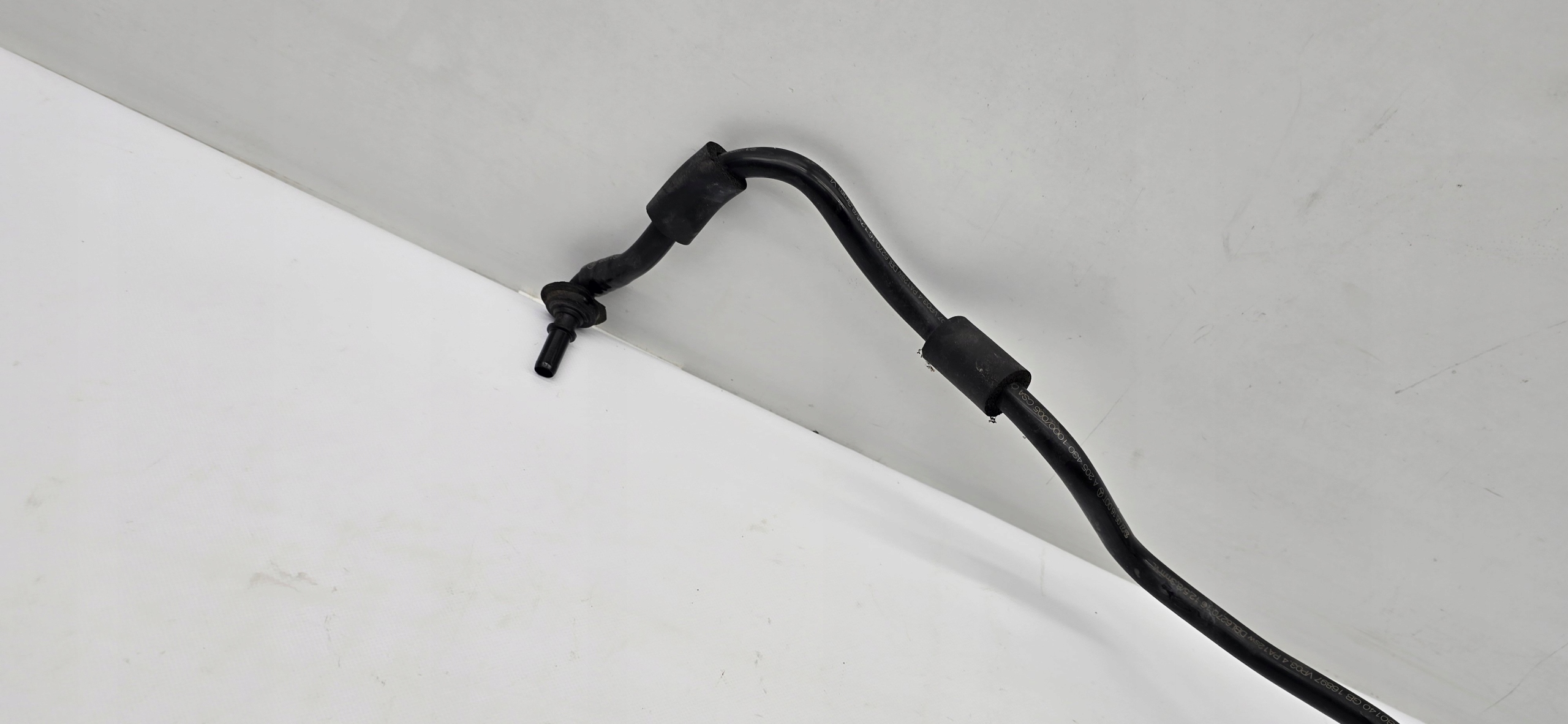 TJ406 MERCEDES W213 2.0d тормозной шланг серво A2054301000