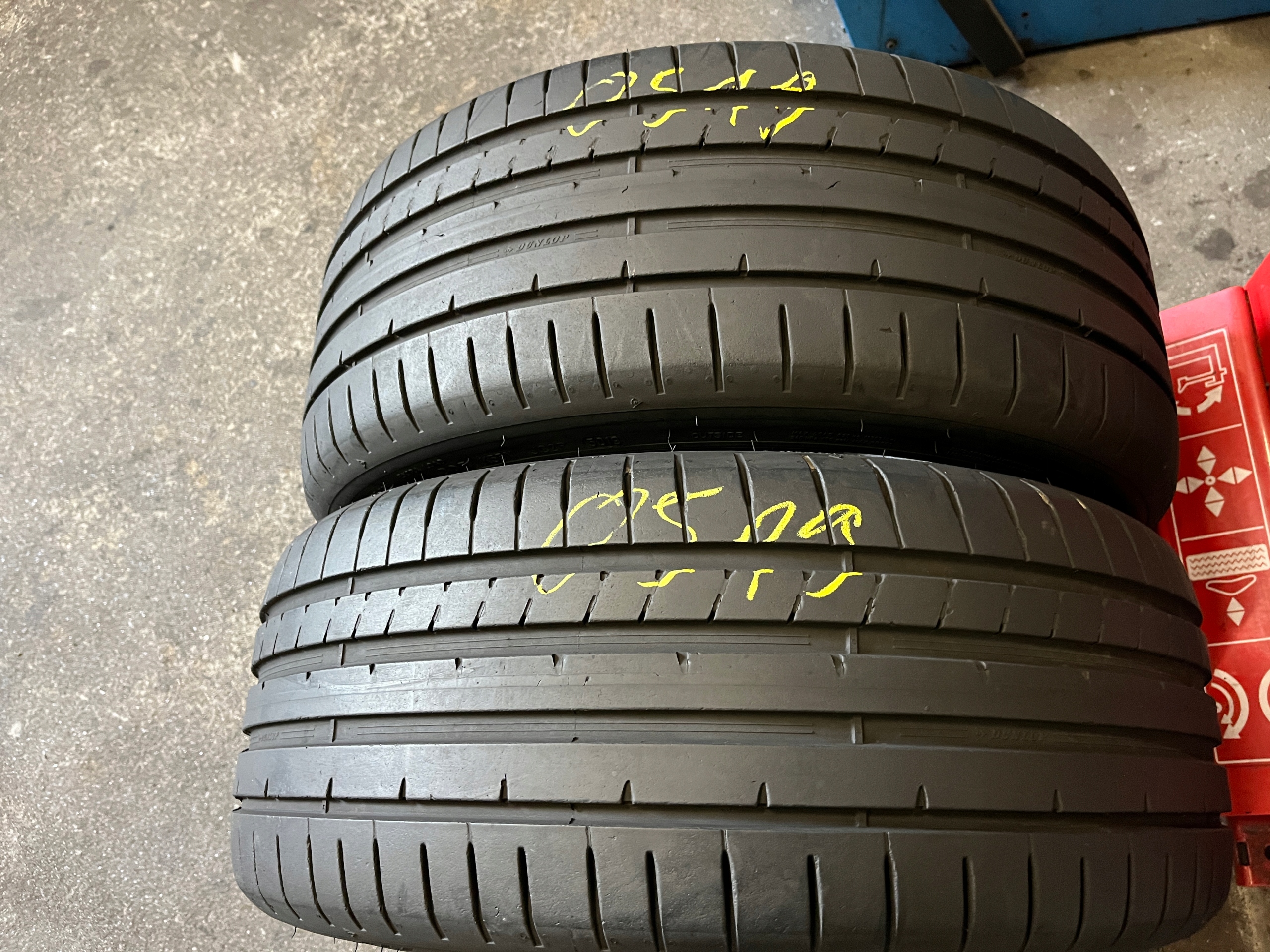 2 tyres summer 225/40R18 Dunlop SportMaxx RT 2 6mm
