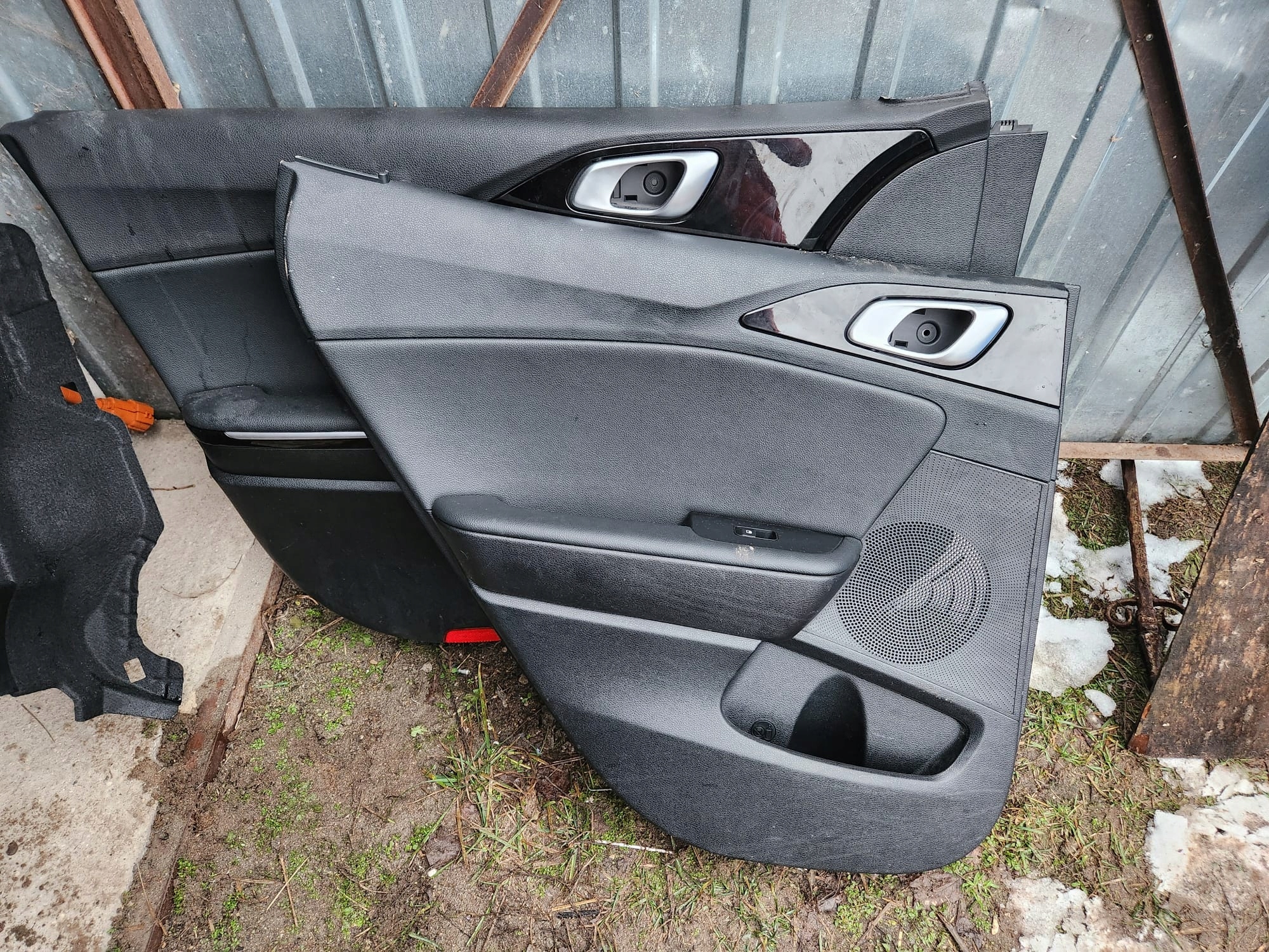 kia XCEED дверные карты