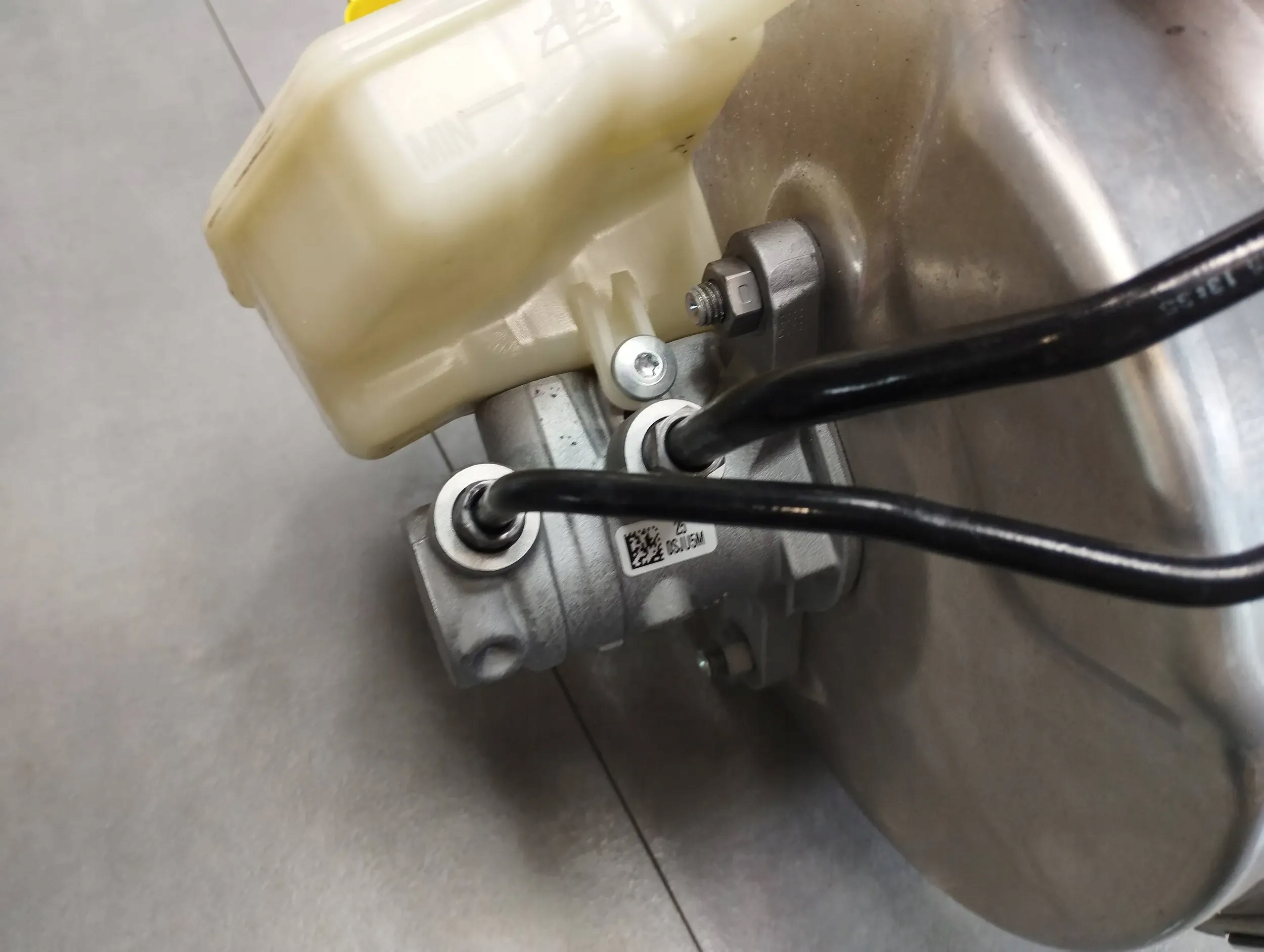 BMW 7 G11 750i servo pumpa kočnice 6881094
