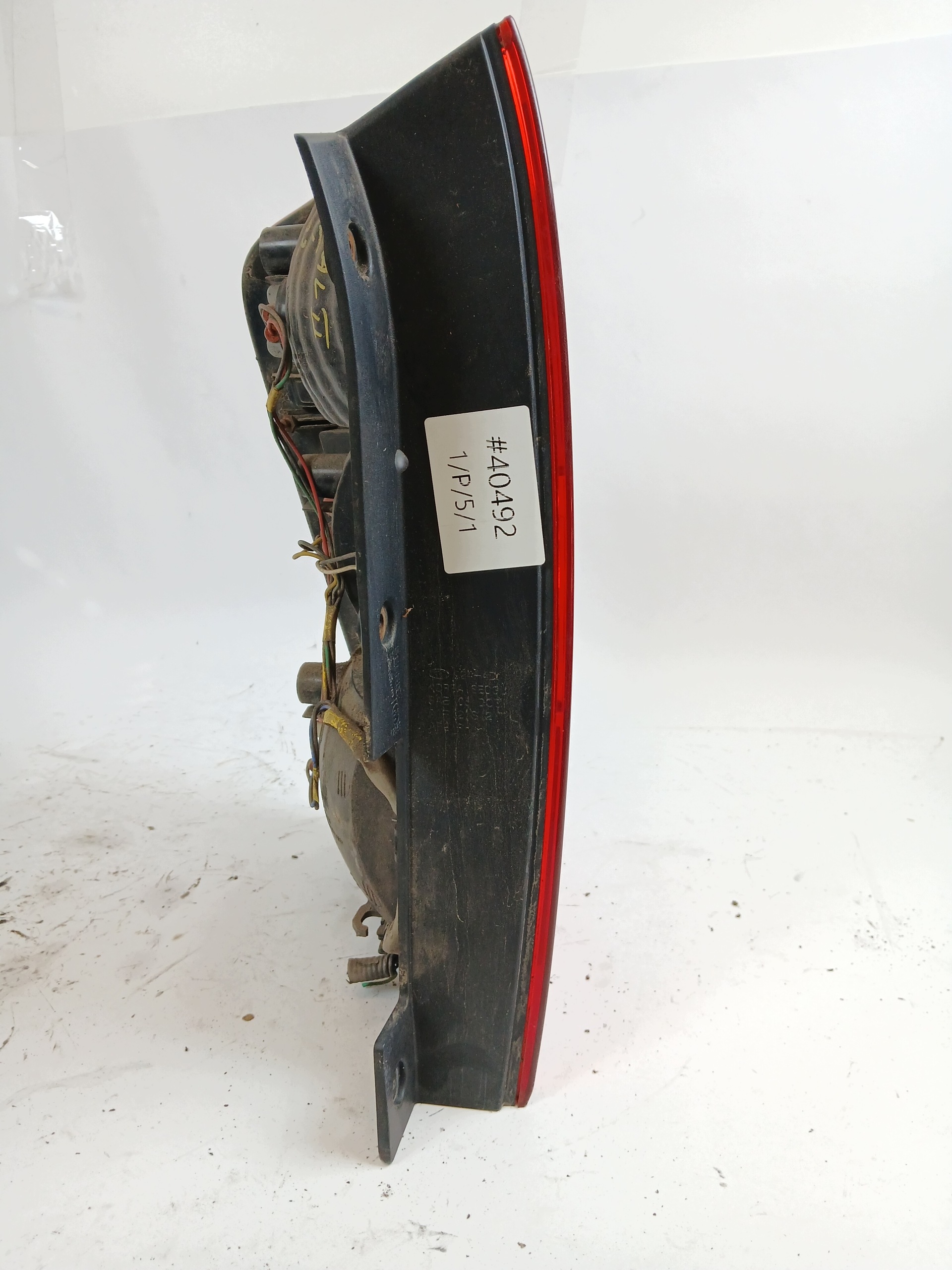 KIA CARNIVAL II light right rear part