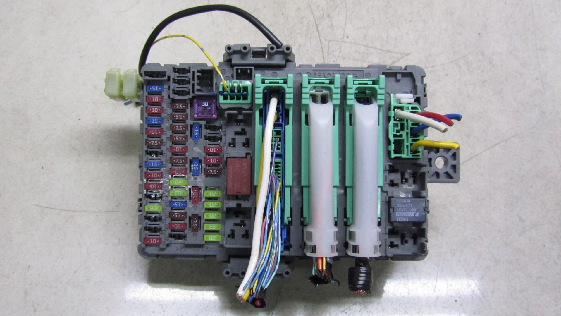 HONDA CR-V IV 2.2 SKRZYNKA BEZPIECZNIKÓW 12-