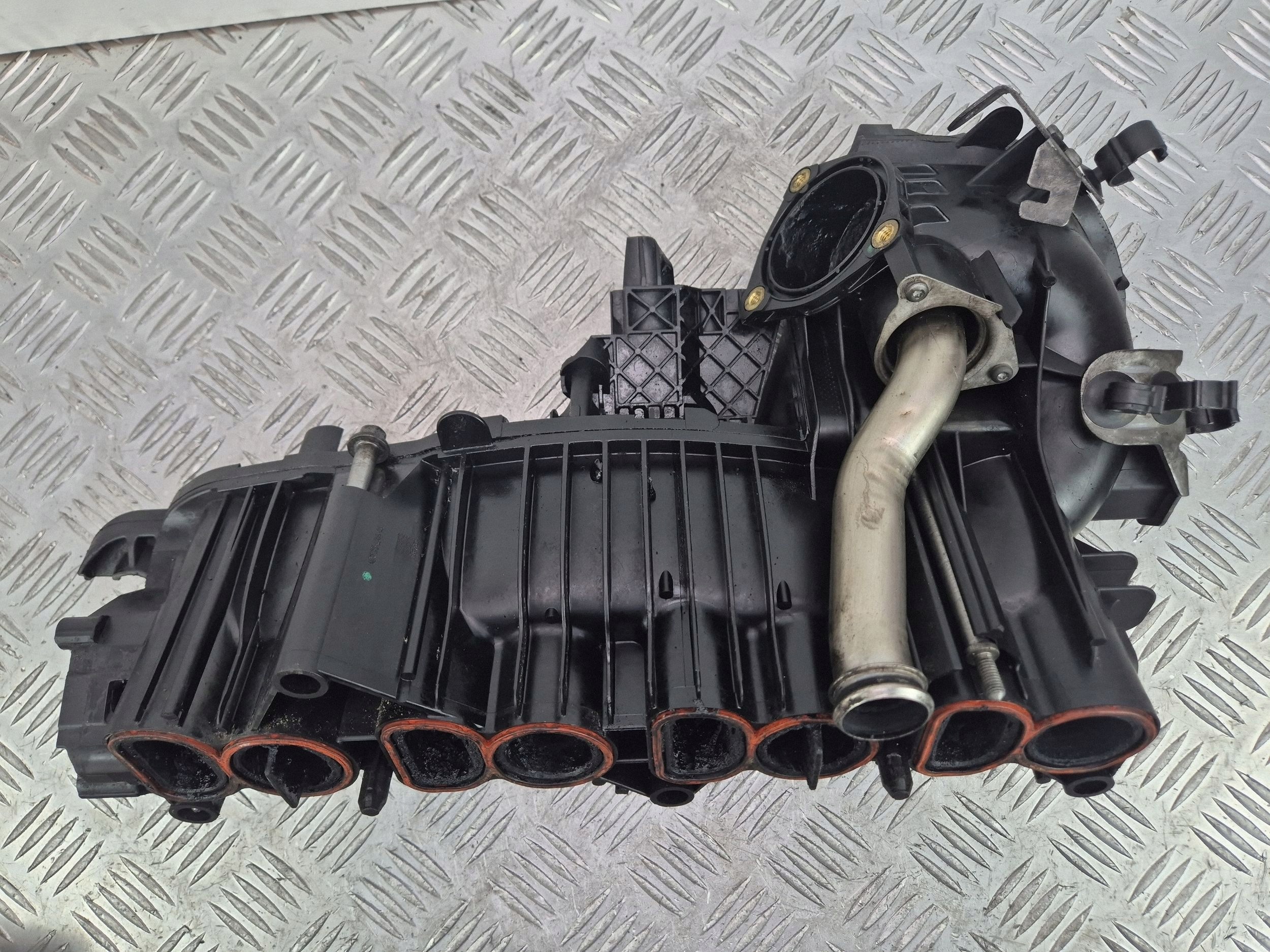 BMW 5 E60 E61 520d intake manifold 7797384 N47D20A