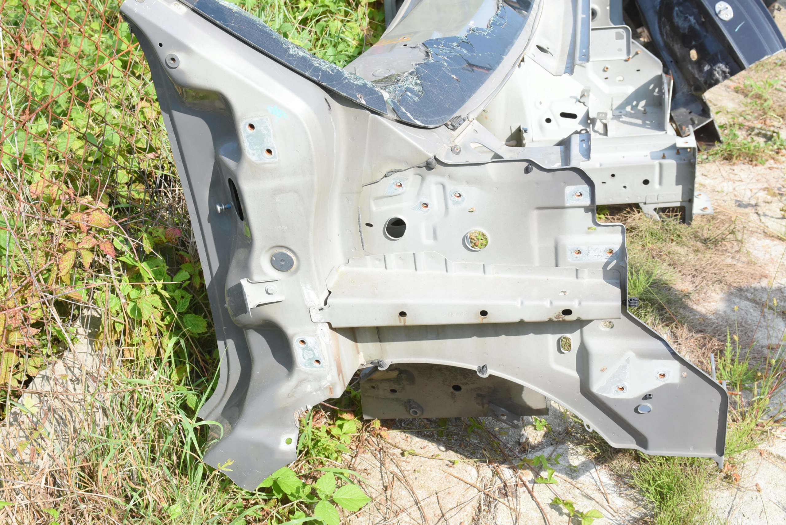 VIVARO B TRAFIC III FARTUCH SŁUPEK A BŁOTNIKA PODŁUŻNICY PRAWY PRZÓD