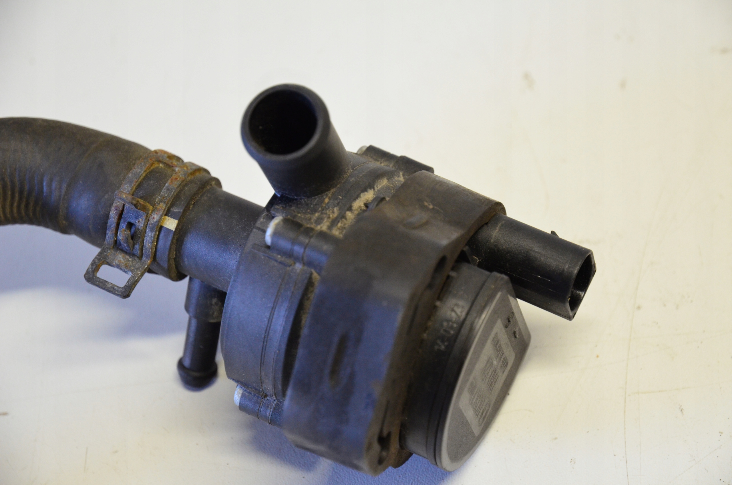 MERCEDES CLS 2014 POMPA WODY A2128350164 Jakość części (zgodnie z GVO) Q - oryginał z logo producenta części (OEM, OES)