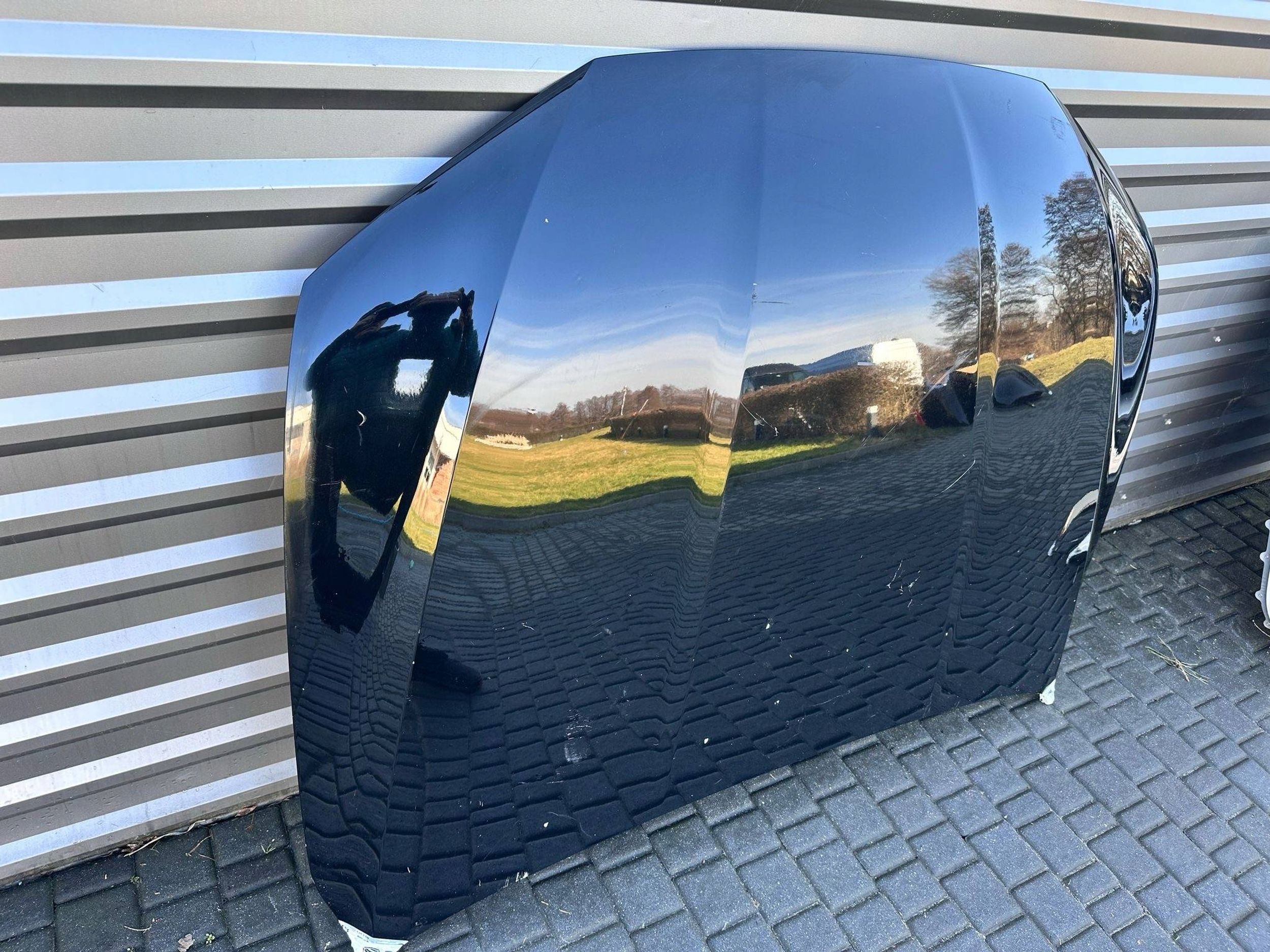 Audi e-tron MASKA POKRYWA SILNIKA Numer katalogowy części QBB12301