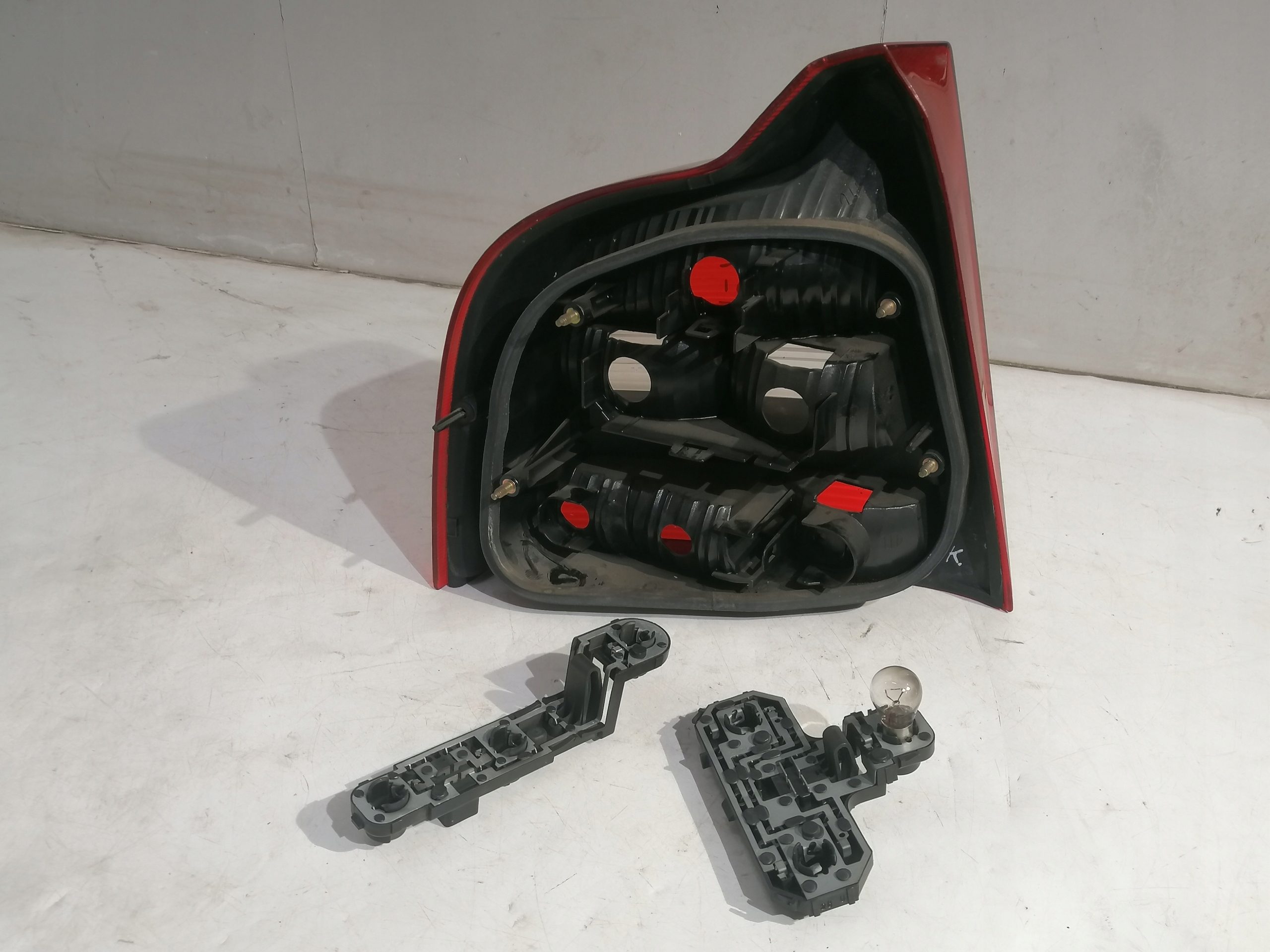 Volvo S80 and light right rear part rear