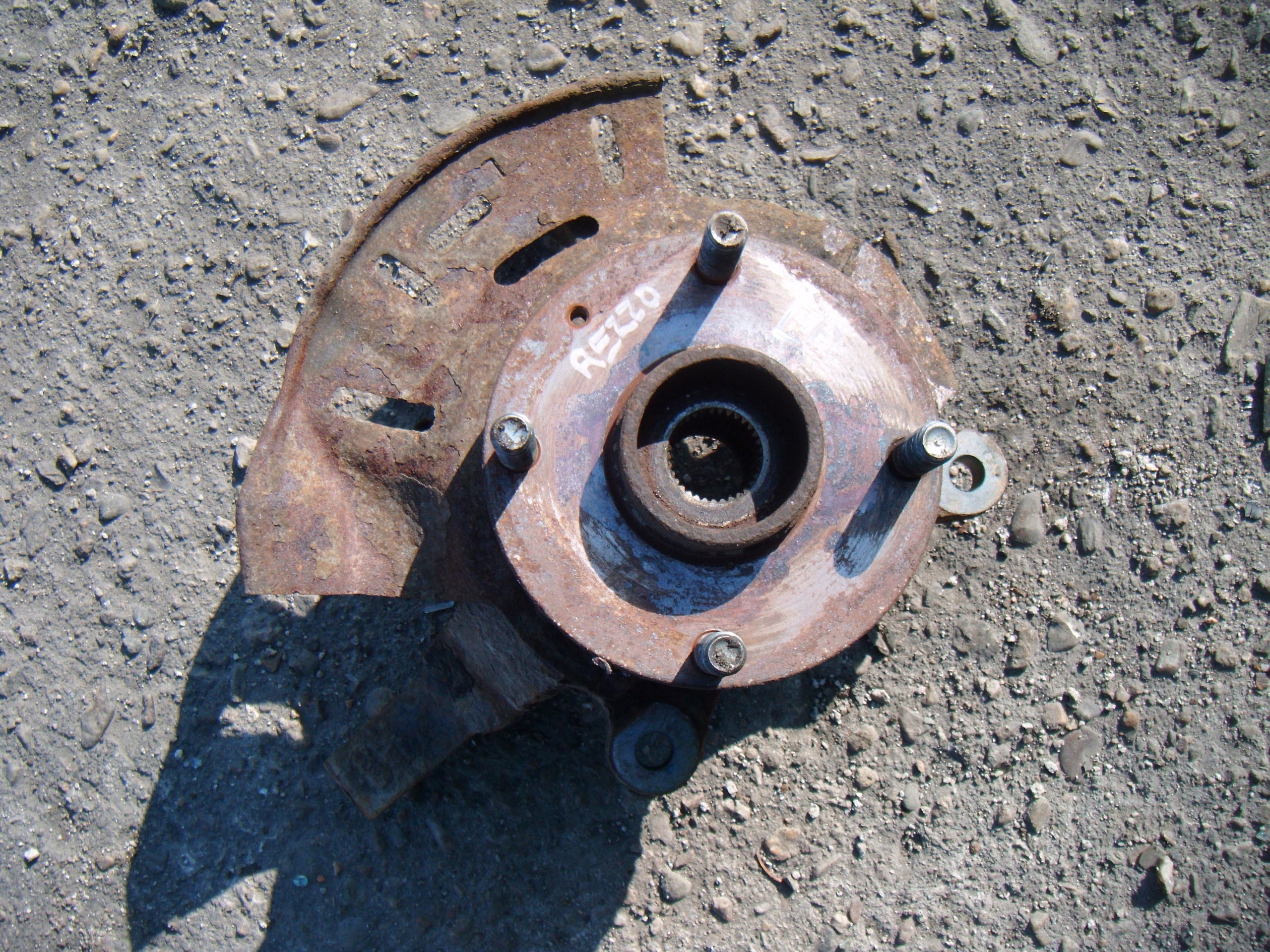 DAEWOO REZZO TACUMA 00-08 1.6 16V PIASTA ZWROTNICA LEWY PRZÓD