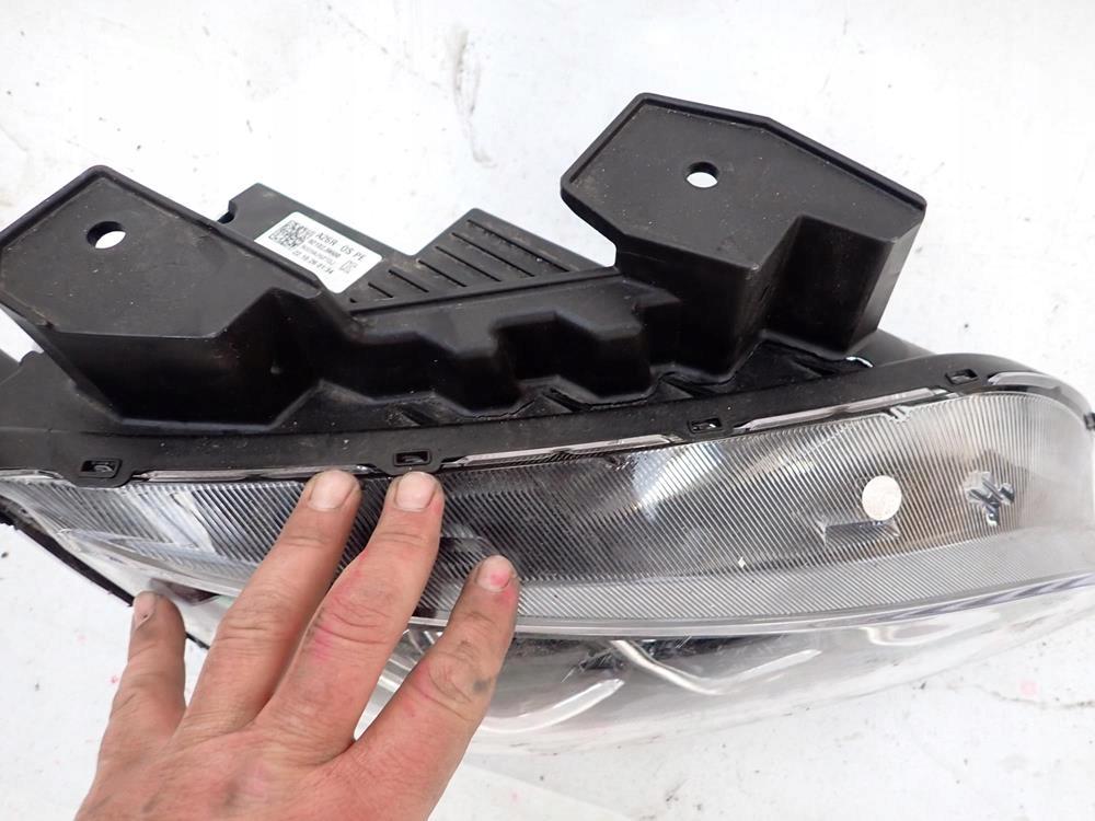 HYUNDAI KONA and 1 LIFT 20-23 light front front right