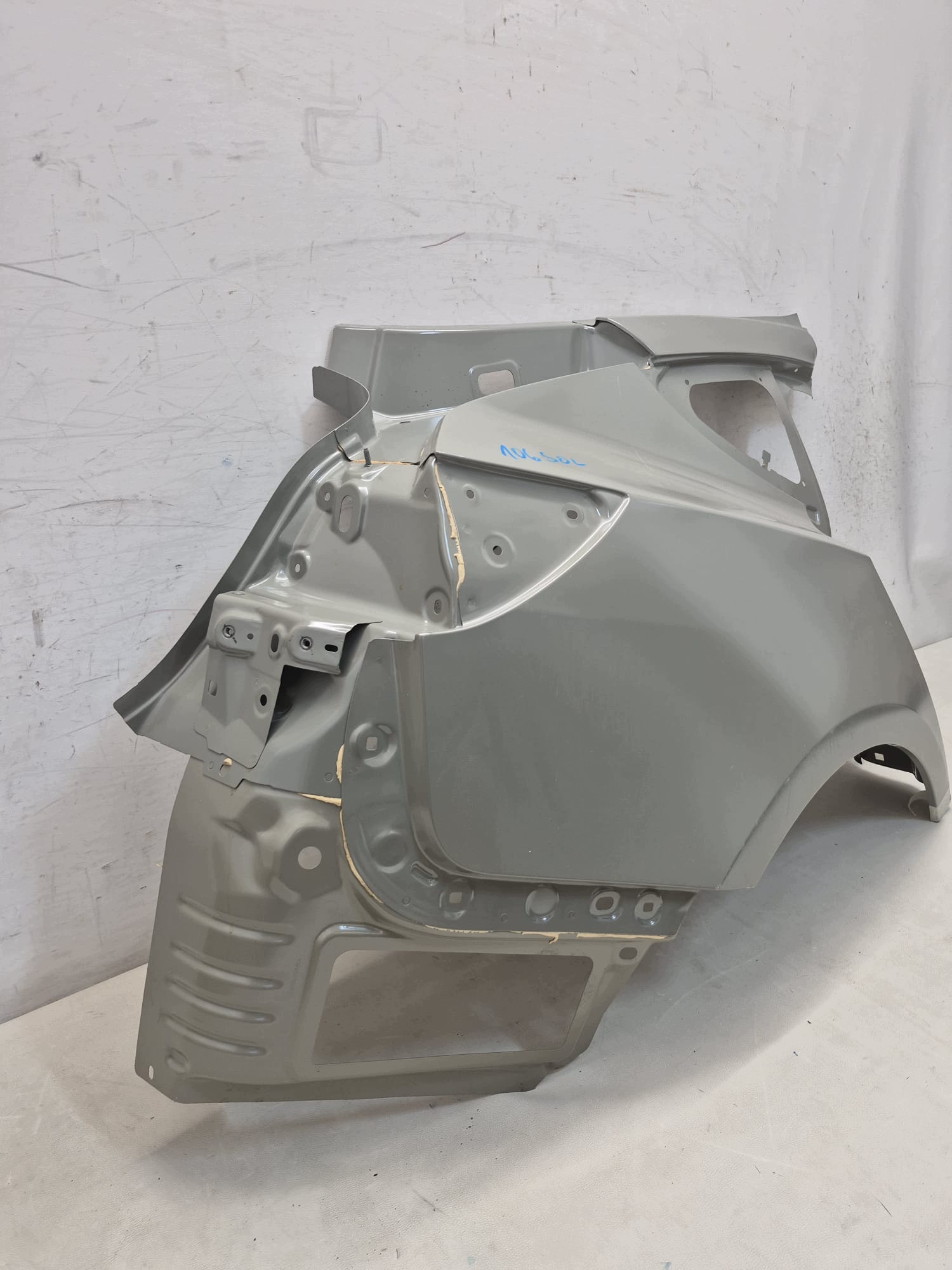 TESLA MODEL 3 17- sárvédő jobb hátsó hátsó 1095609-00-E