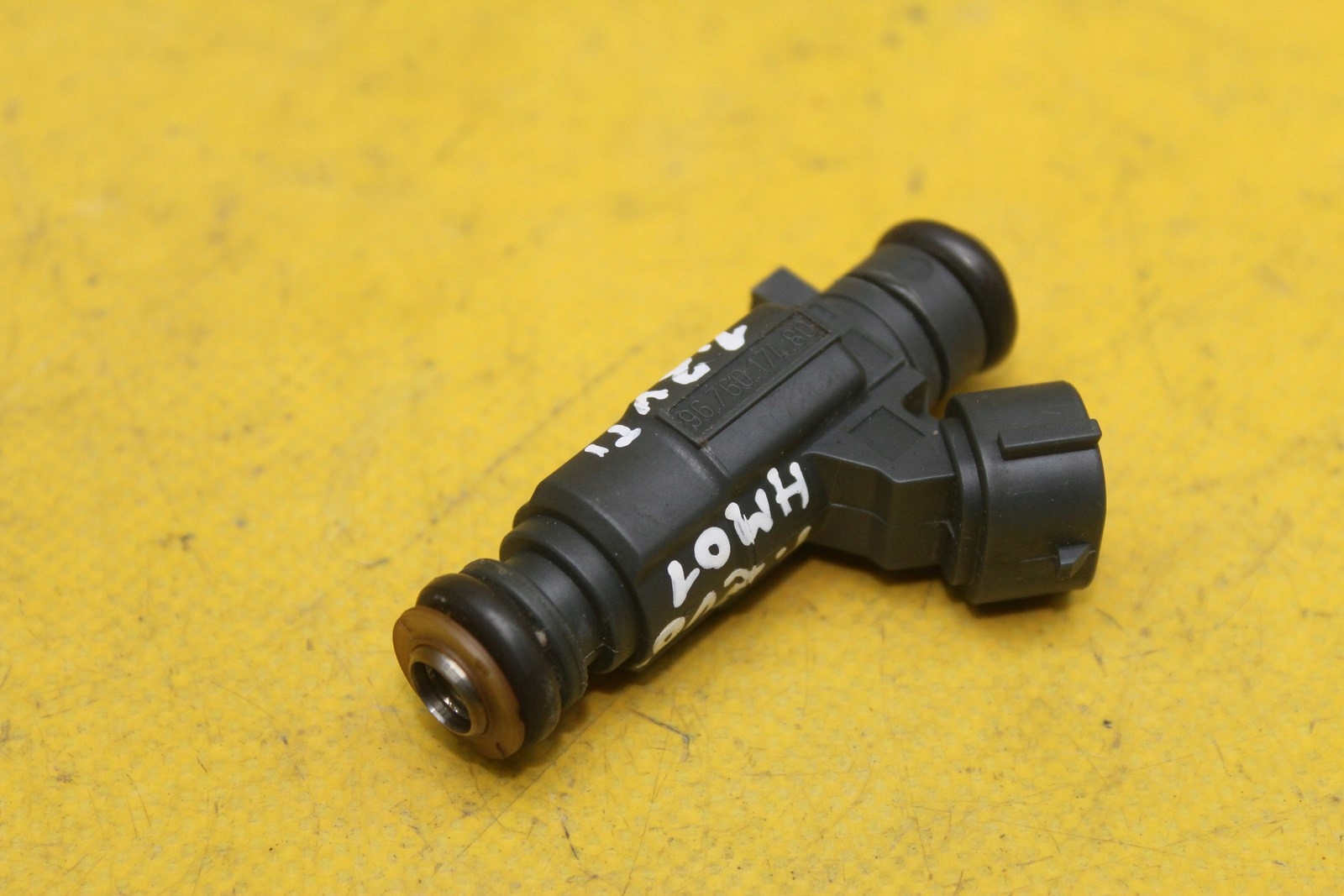 форсунка 9676017480 peugeot 208 1.2