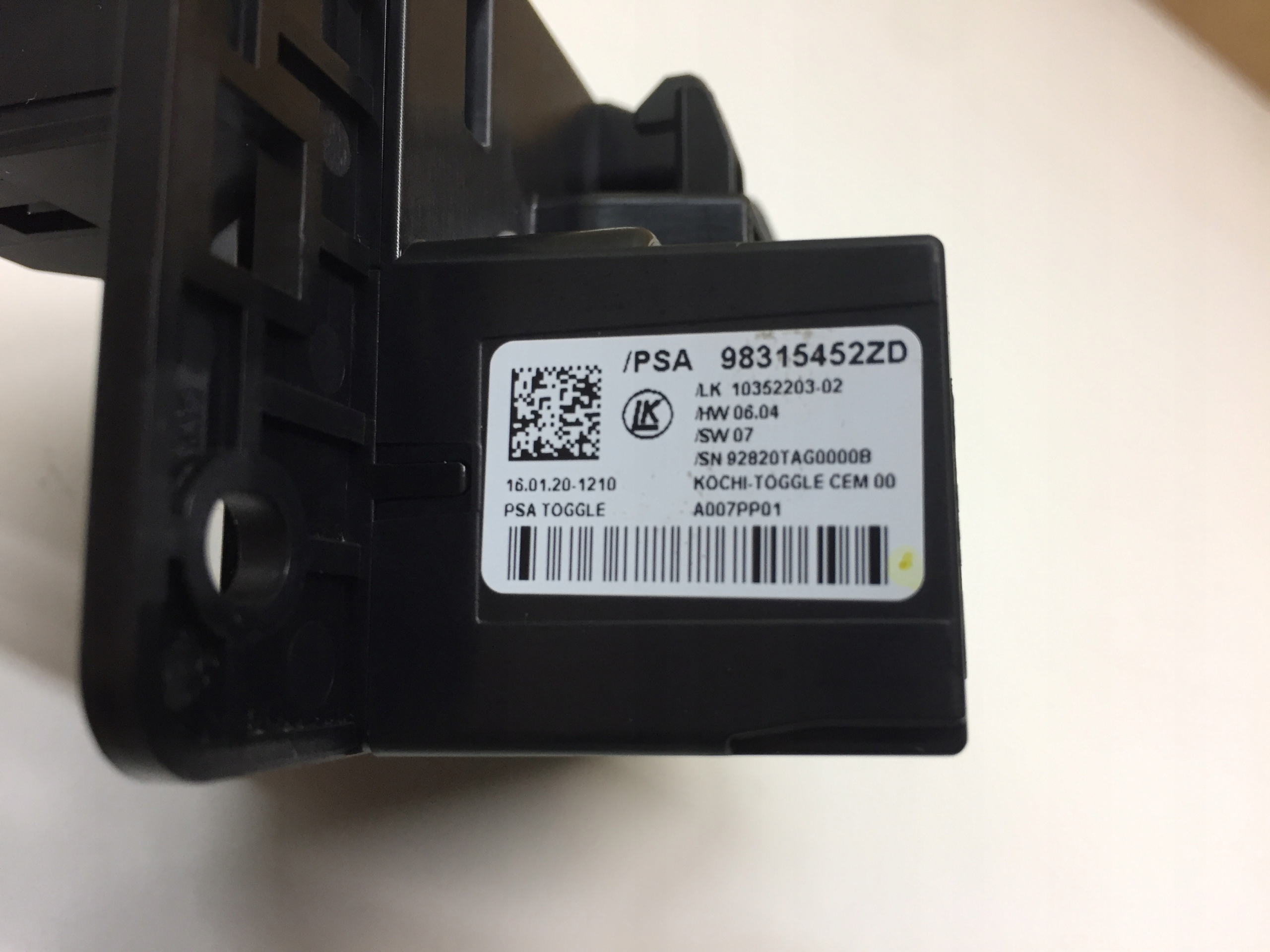 CITROEN C4 III LEWAREK POKRETLO ZMIANY BIEGOW Gearbox type Automatic