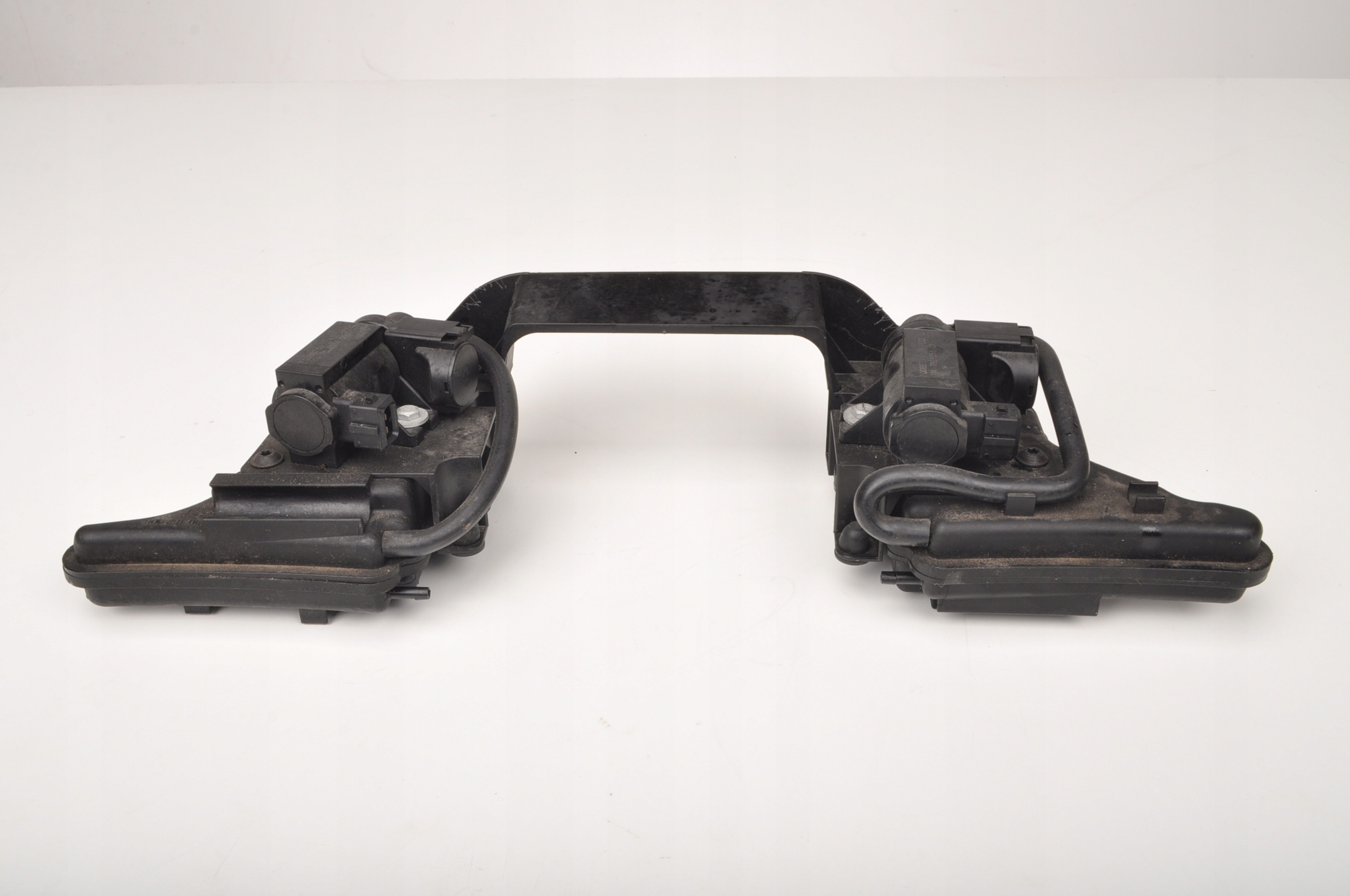 7626351 - ROLLS-ROYCE WRAITH RR5 6.6 V12 вакуумный клапан