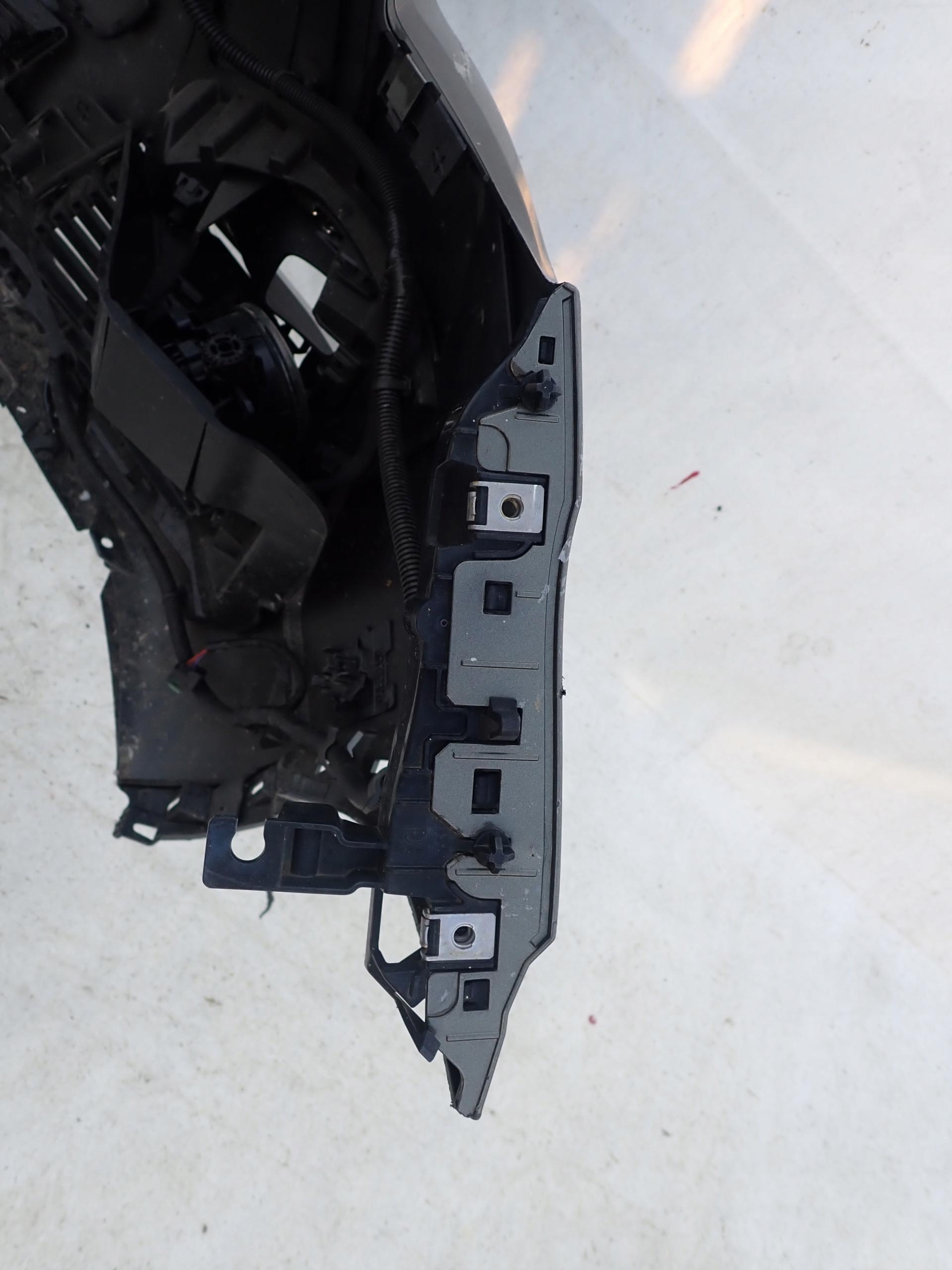 PEUGEOT 3008 II 16- bumper front KAMERA 6PDC