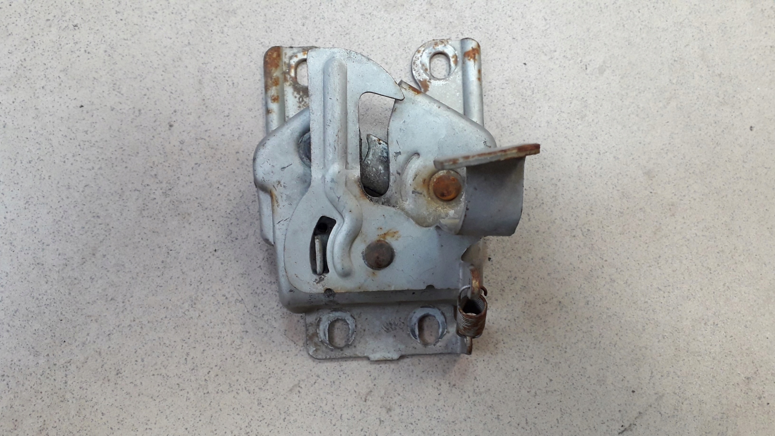 SUZUKI IGNIS 1 I 00-03 ZAMEK MASKI