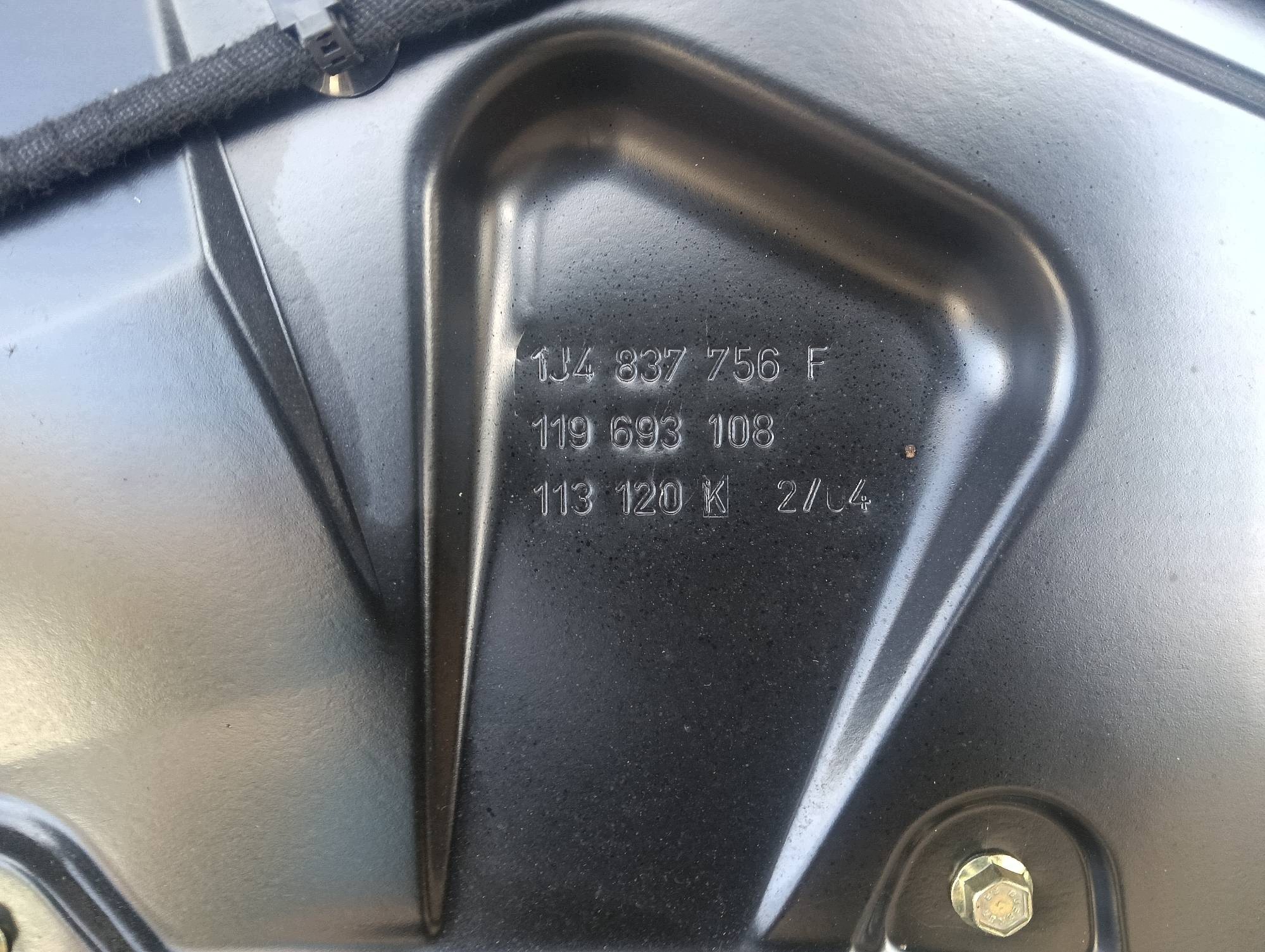 dveře pravý předek Volkswagen Golf IV 1.4 16V LA5G