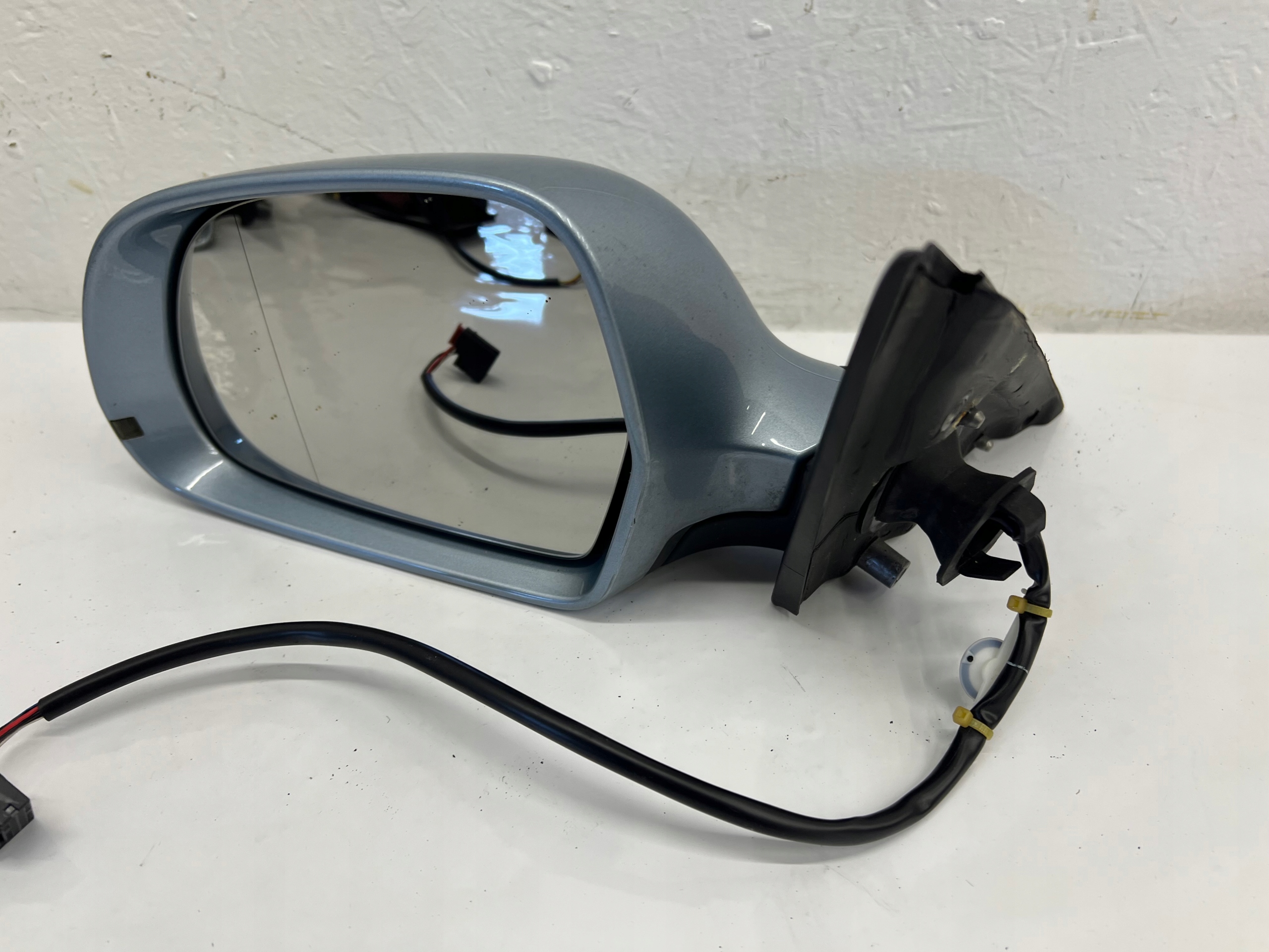 AUDI A4 B8 6PIN mirror left left front front EUROPA LY5J W colour