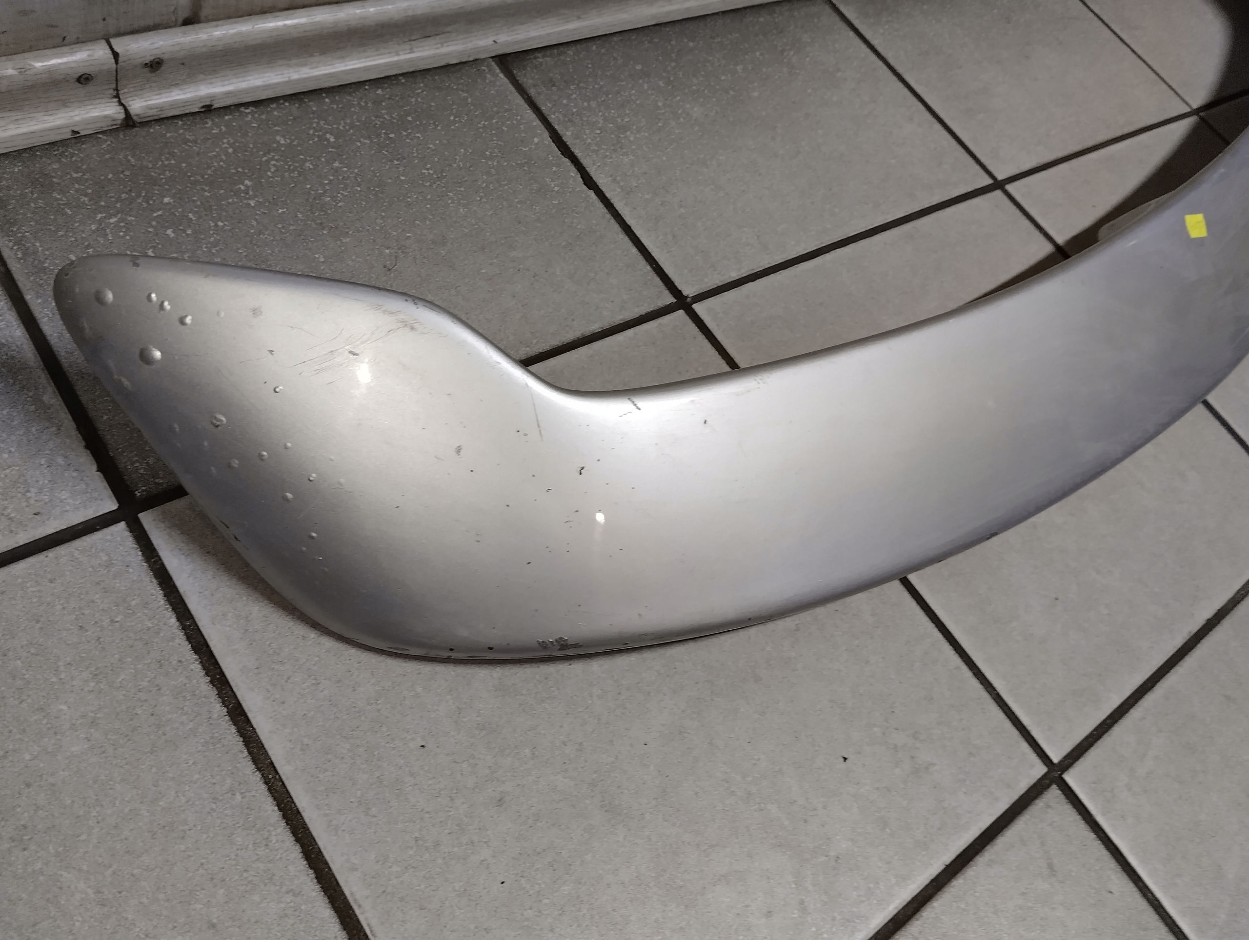 SPOJLER SPOILER TYLNY TYŁ MITSUBISHI CARISMA Producent części Inny