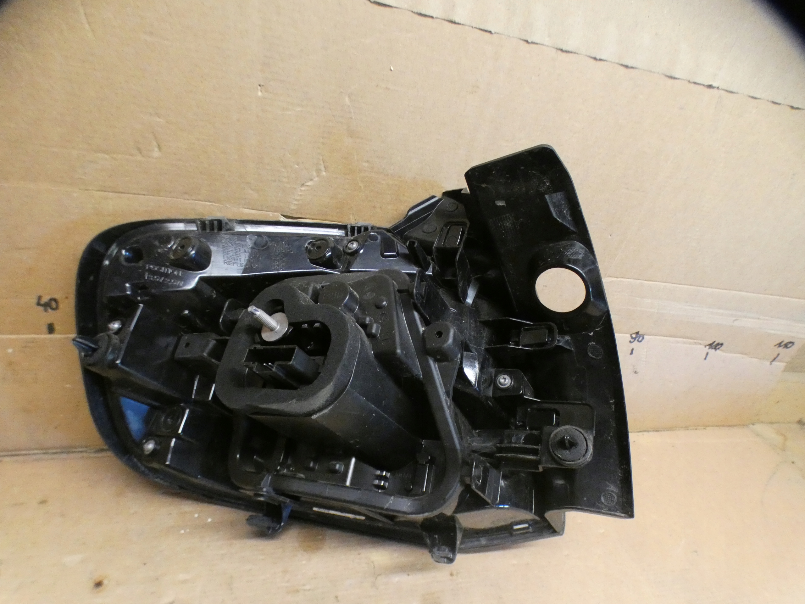 CITROEN C4 III light rear part right 9831100080