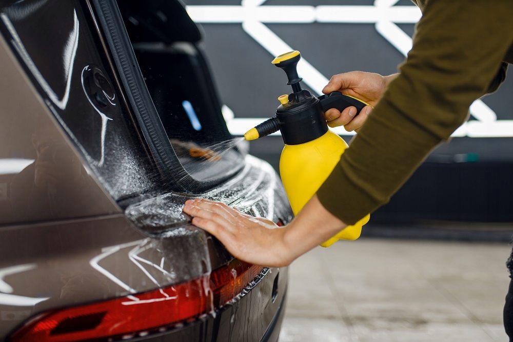 FOLIA OCHRONNA SAMOPRZYLEPNA GRUBA SAMOCHÓD 50x200 Kolor bezbarwny