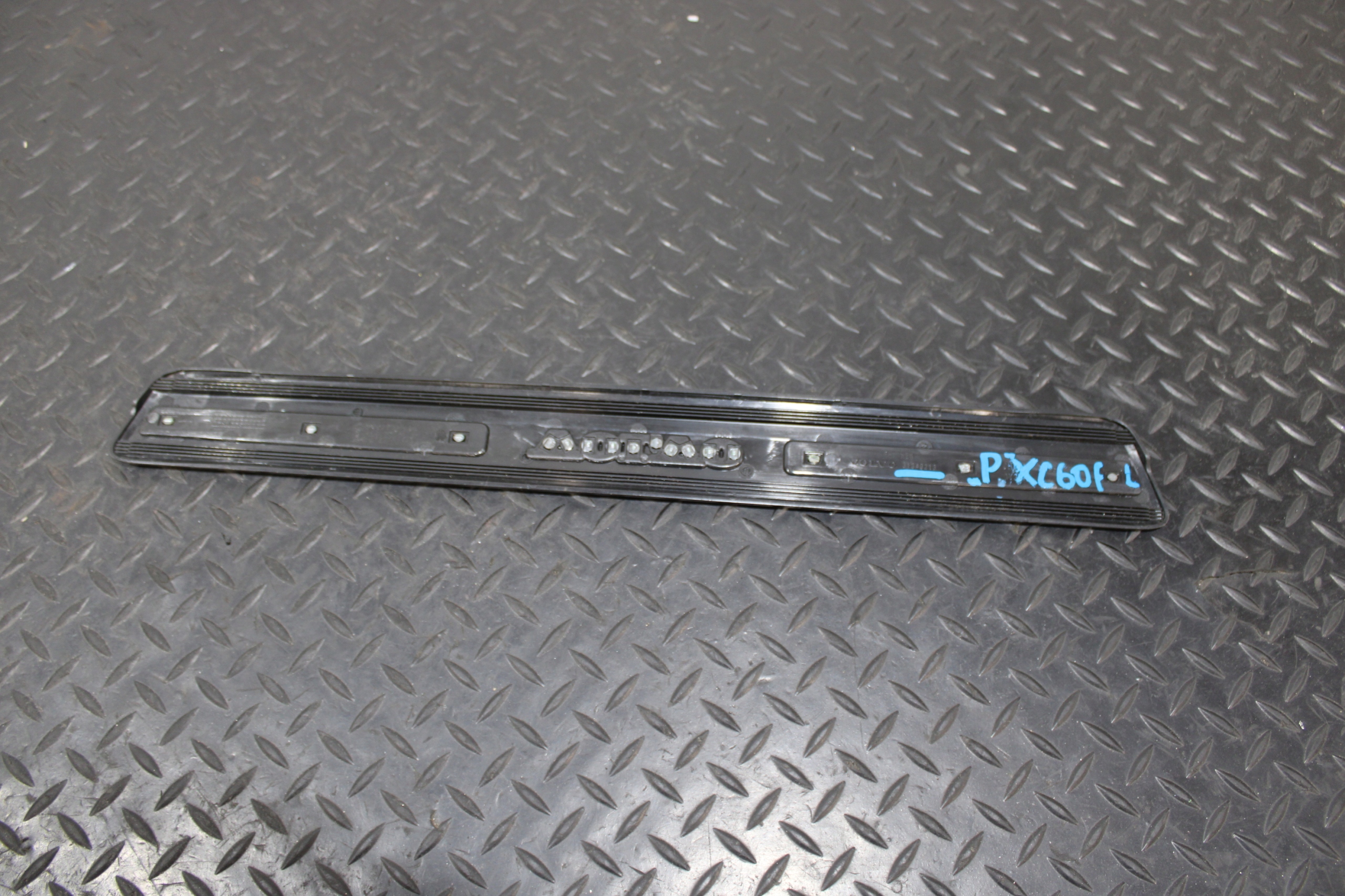 moulding threshold cap right VOLVO XC60 LIFT 31349213