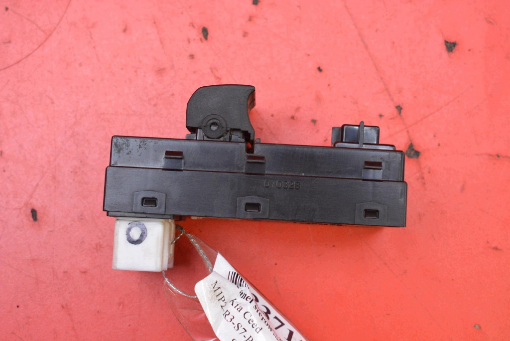 vezérlő panel ablak EU 93570-1H020 KIA CEED 1 és 5D HB 06-10