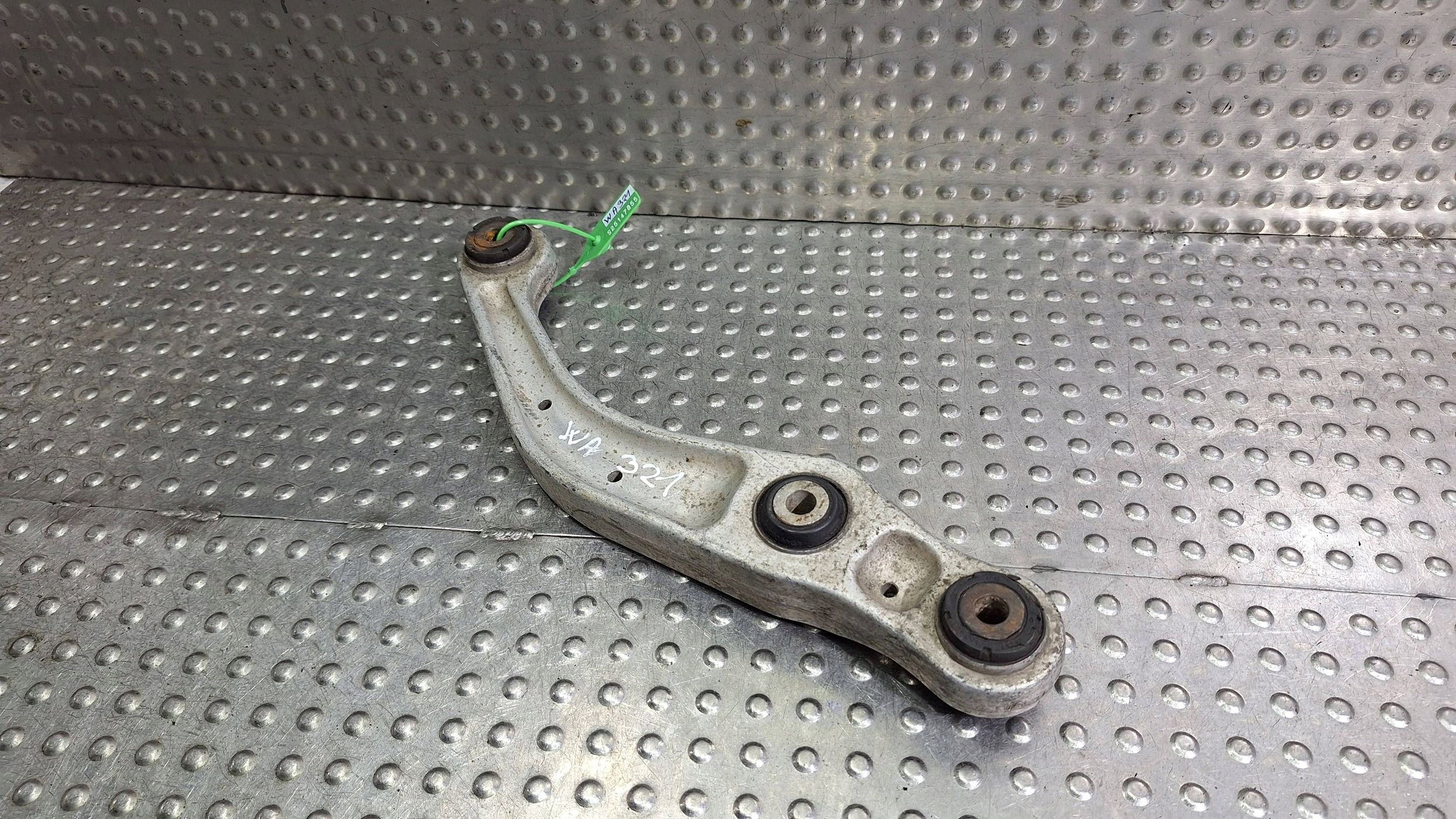 arm left rear part 4D0505323F AUDI A8 D2