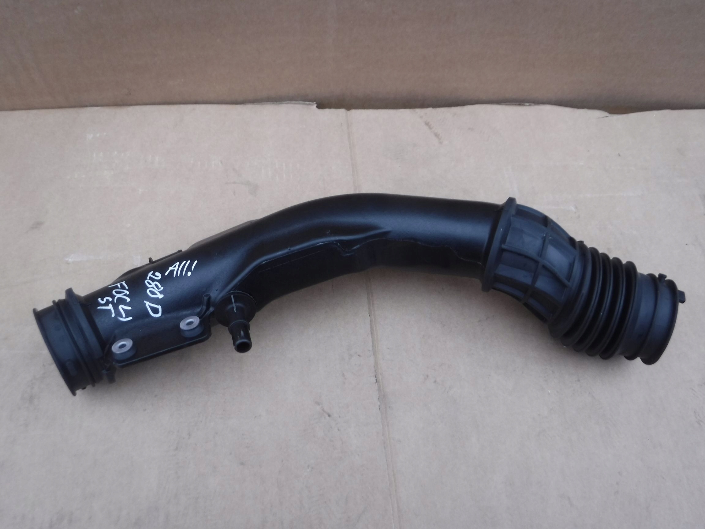 KX61-9R504-BF - ВОЗДУХОВОД FORD FOCUS MK4 ST 2.3 ECOBOOST