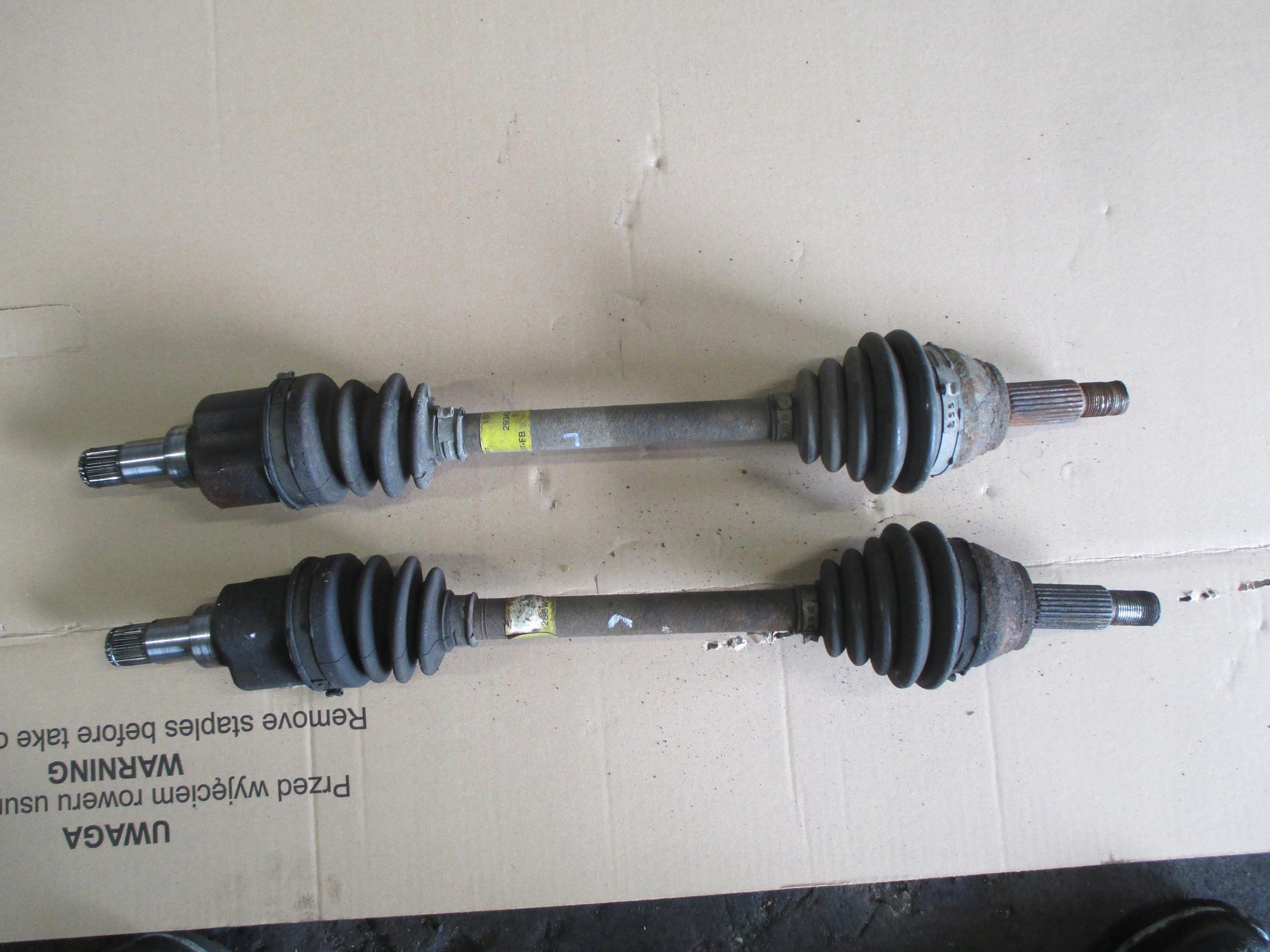 MAZDA 2 II 1.25 1.4 02-07 PÓŁOŚ LEWA