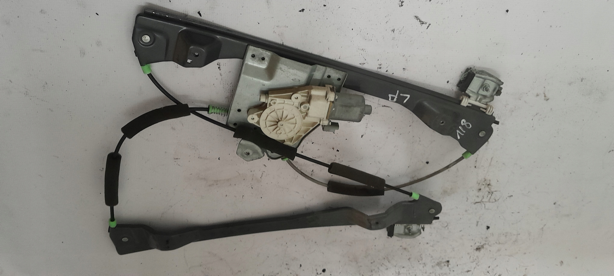 SSANGYOUNG ACTYON SPORT PODNOŚNIK SZYBY LEWY PRZÓD