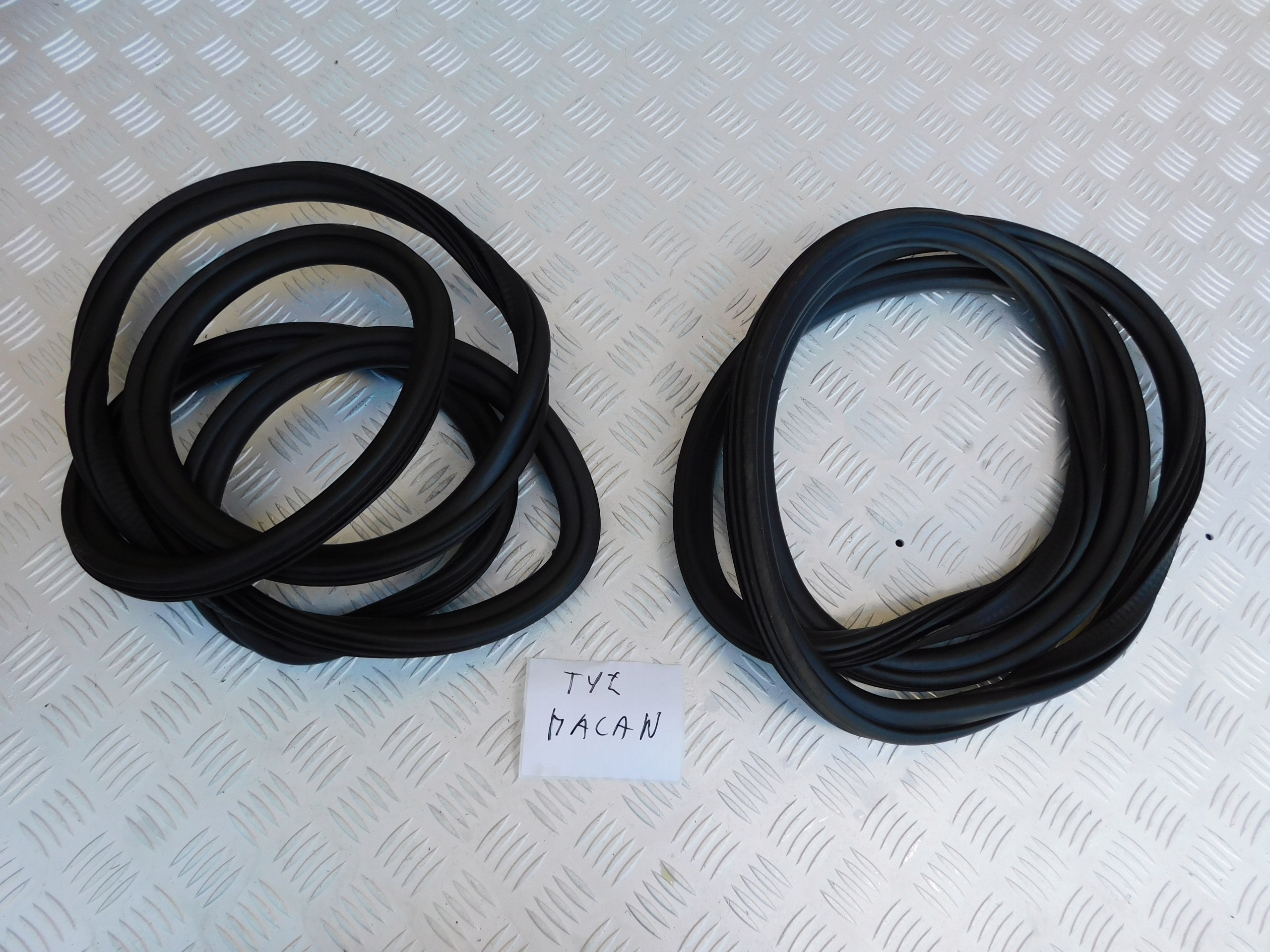 Porsche Macan 95b Dichtsatz Tür heck links rechts OEM