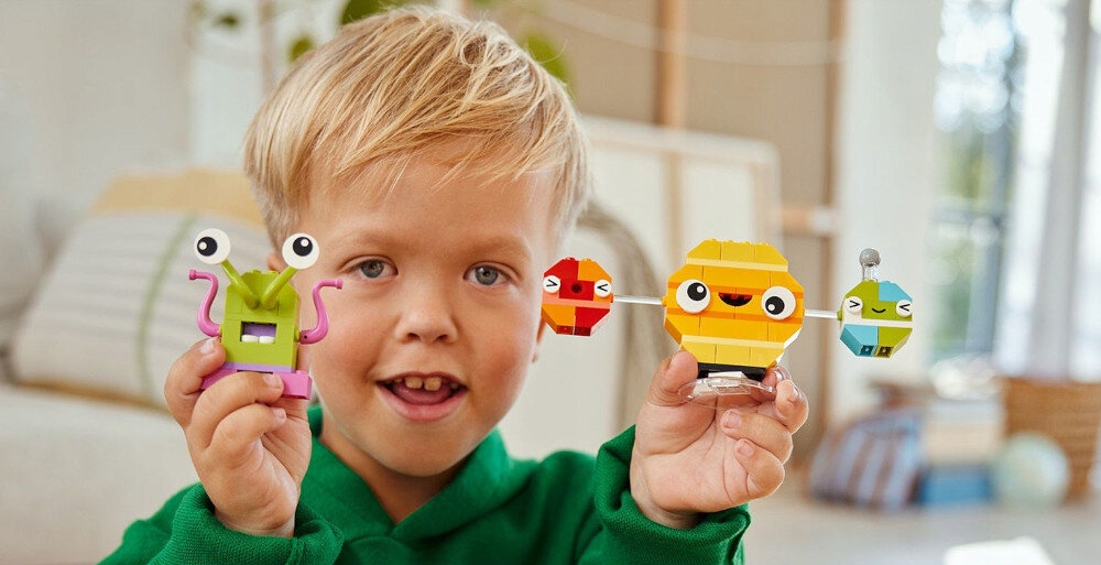 LEGO 11037 Classic Kreatywne planety Wiek dziecka 5 lat +