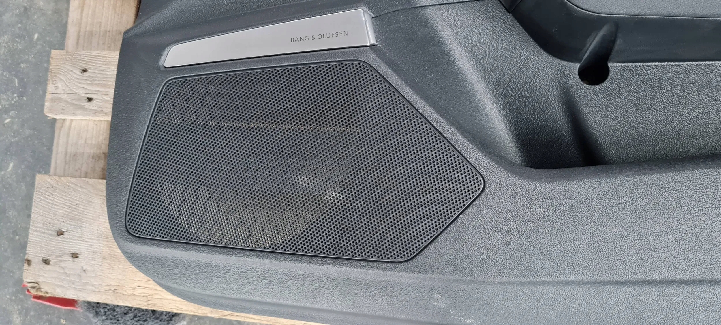 S3 8Y A3 side door right front leather bang OLUFSEN 8Y0867104D
