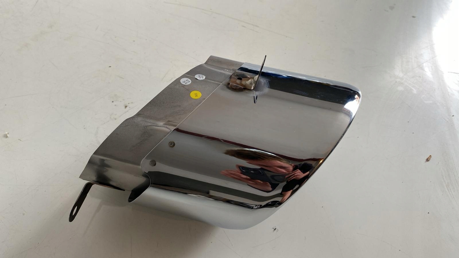 Audi R8 4S задний левый выхлоп